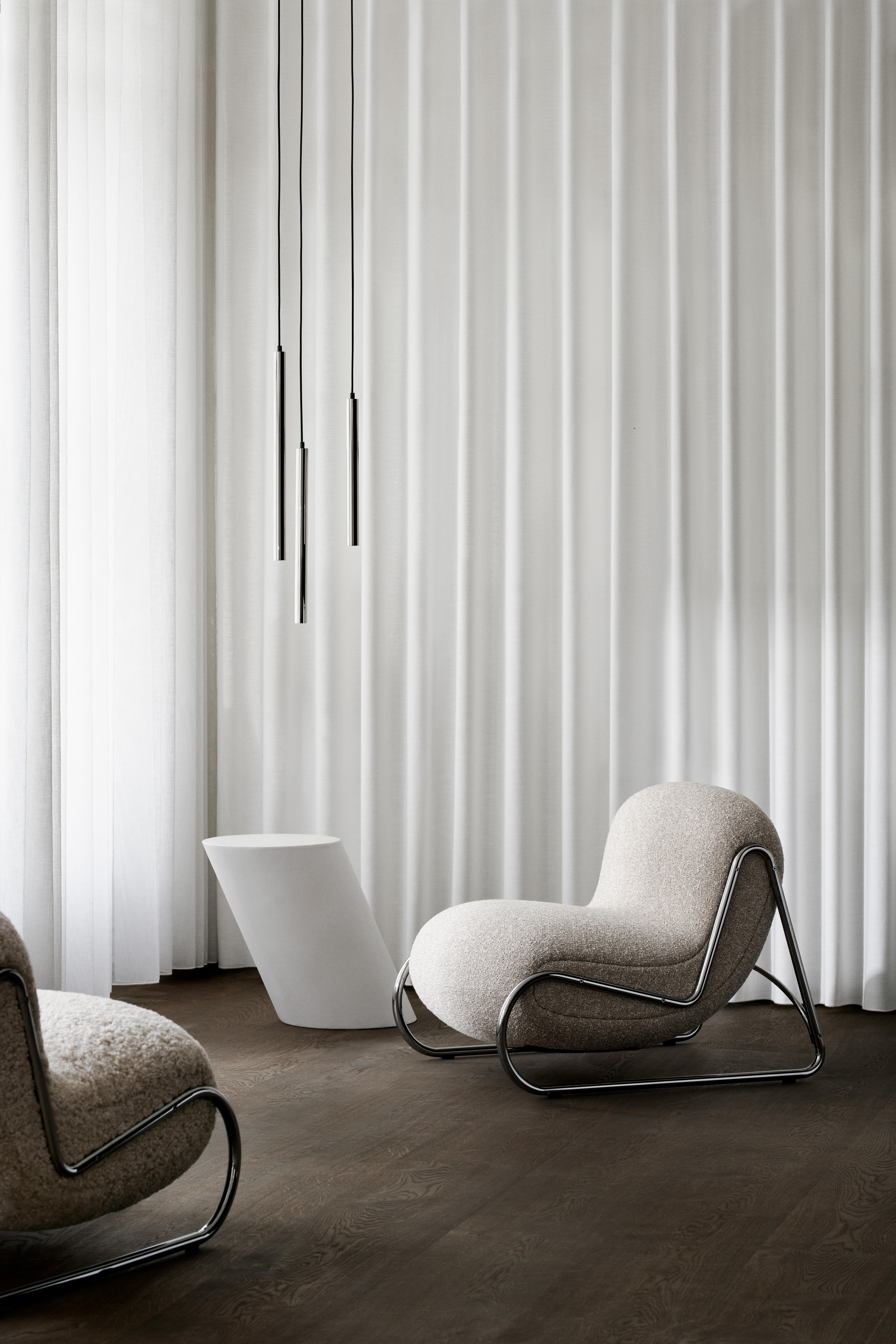 Organico moderno Tavolino contemporaneo 'Tilt' di Norr11, Chai in vendita