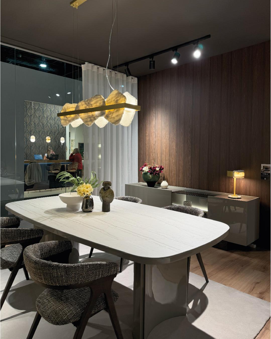 Buffet contemporain en laque anthracite brillante et noyer mat en vente 1