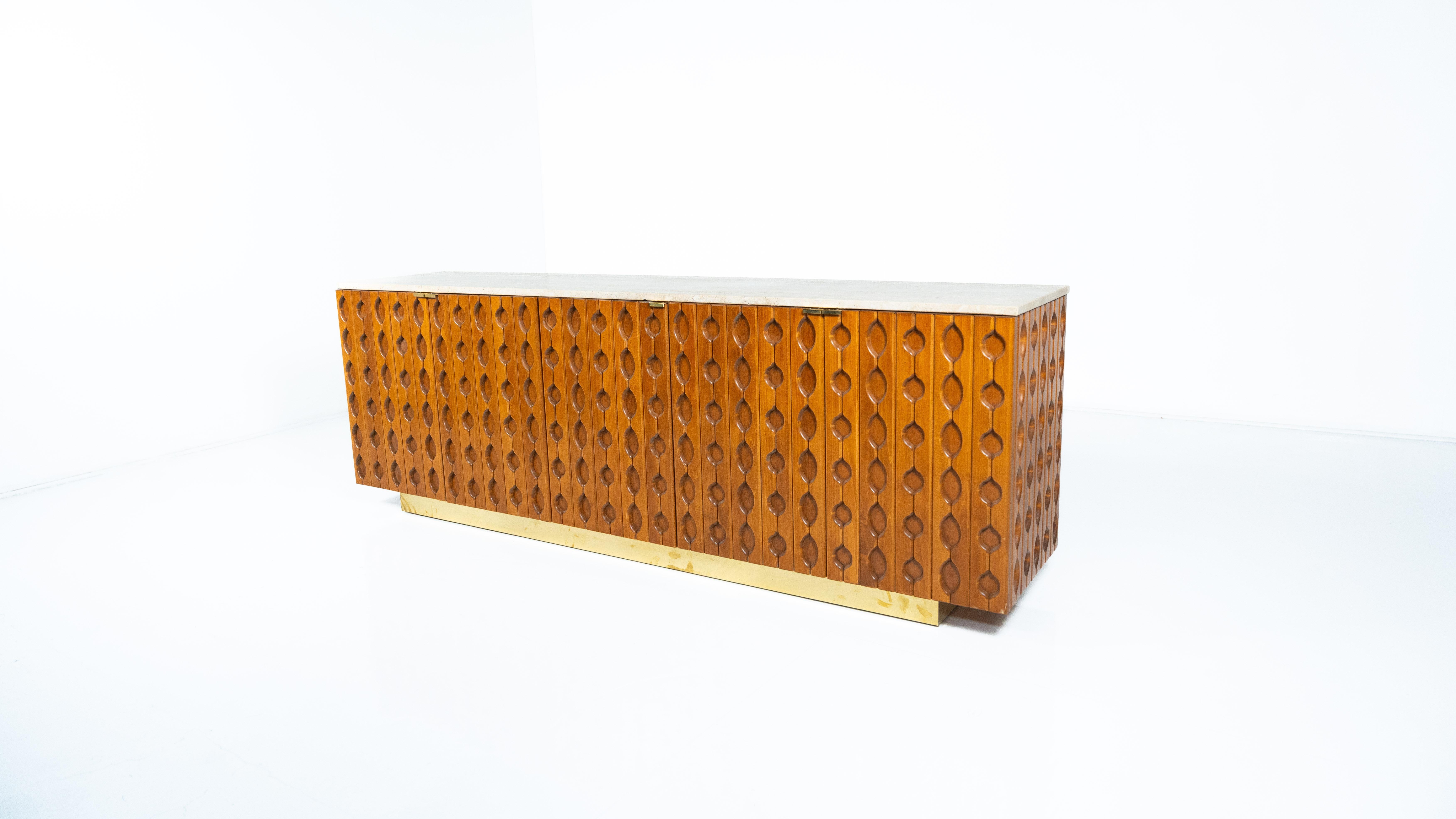 Zeitgenössisches Sideboard, Holz und Travertin , Italien im Zustand „Gut“ im Angebot in Brussels, BE