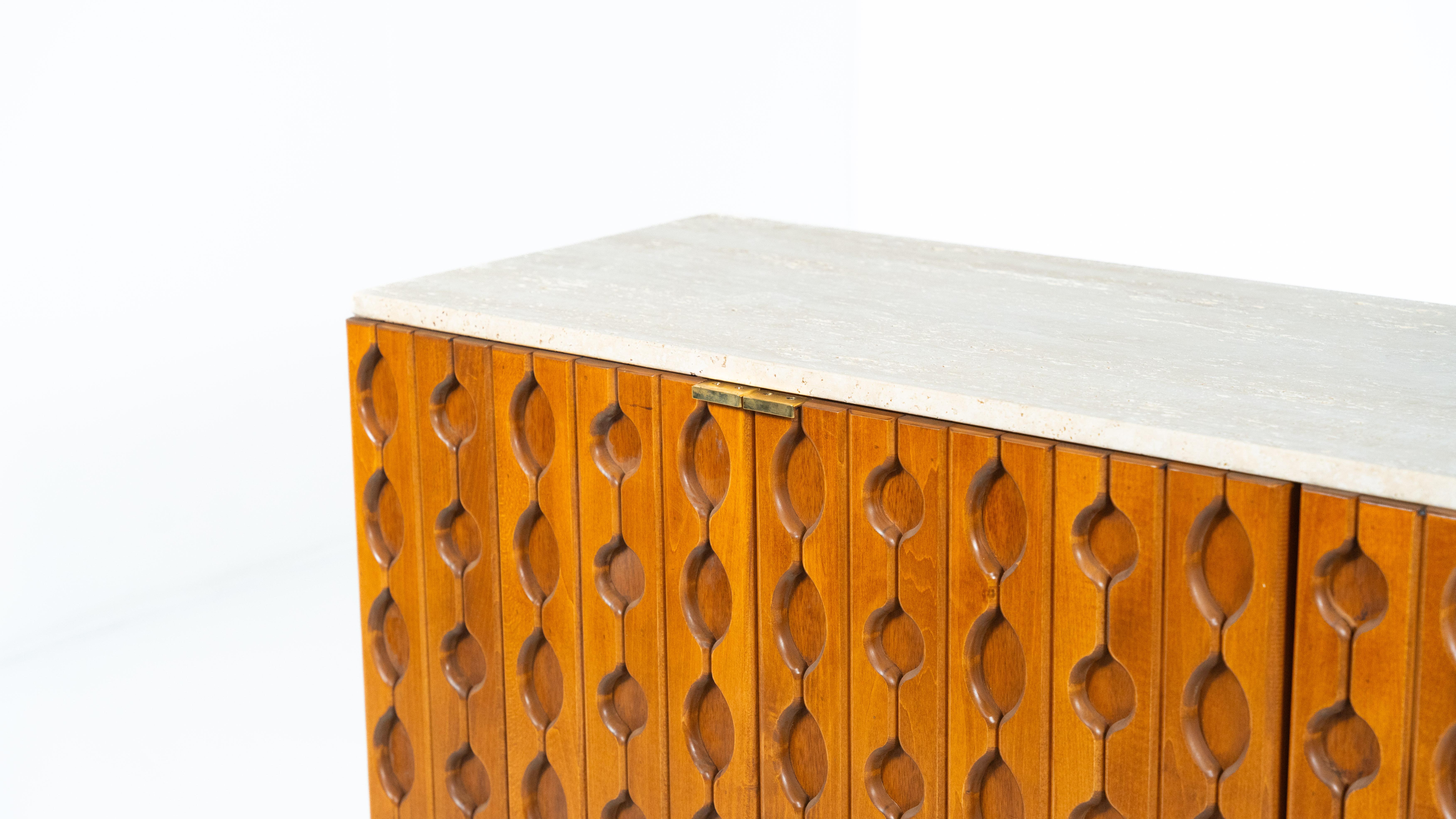 Zeitgenössisches Sideboard, Holz und Travertin , Italien im Angebot 1