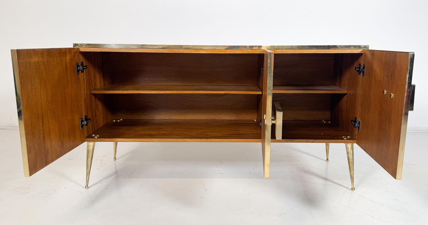 Ottone Credenza Contemporary, legno, vetro e ottone, Italia in vendita