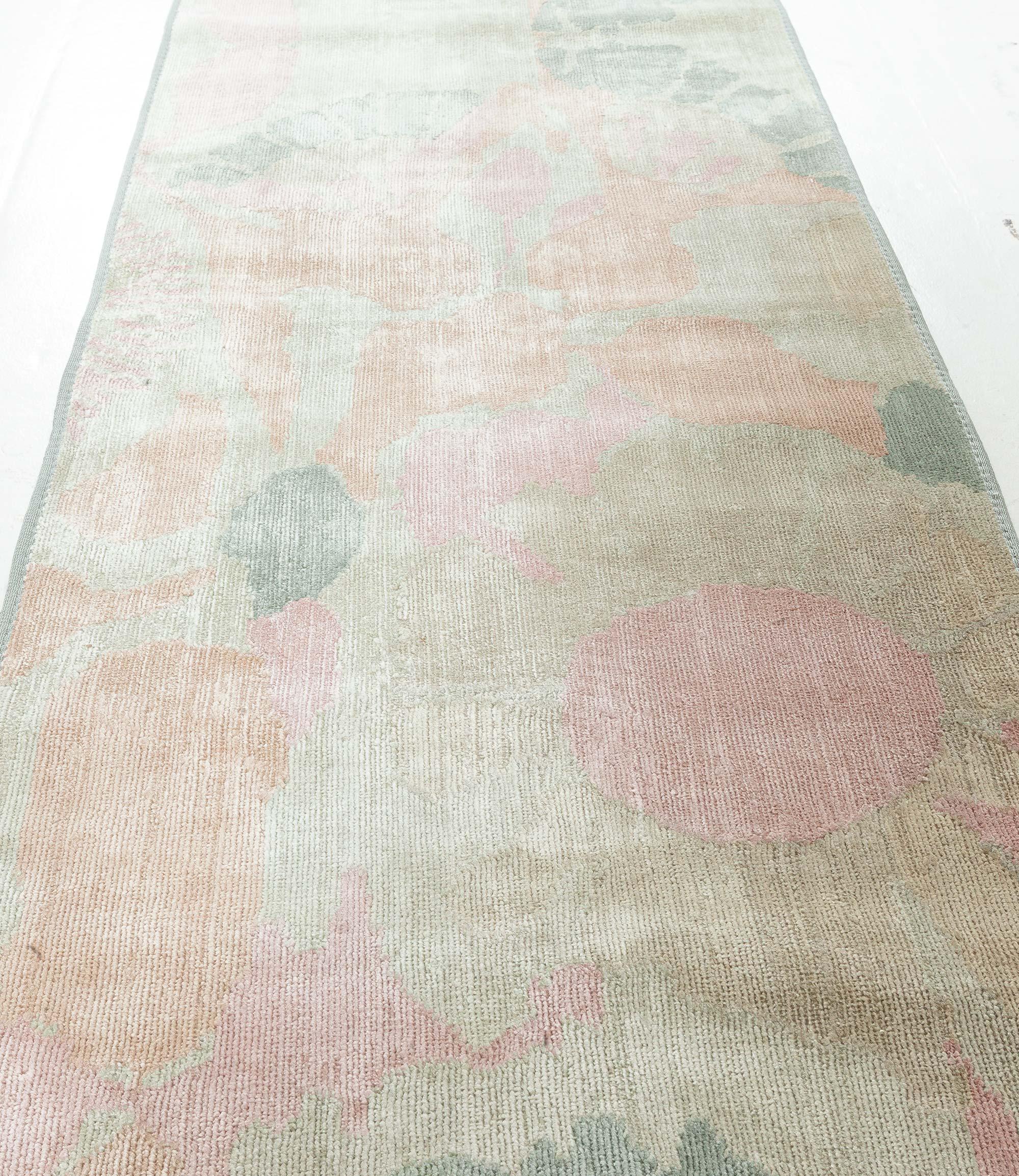 Nepalese Runner contemporaneo in frammenti di seta di Doris Leslie Blau in vendita