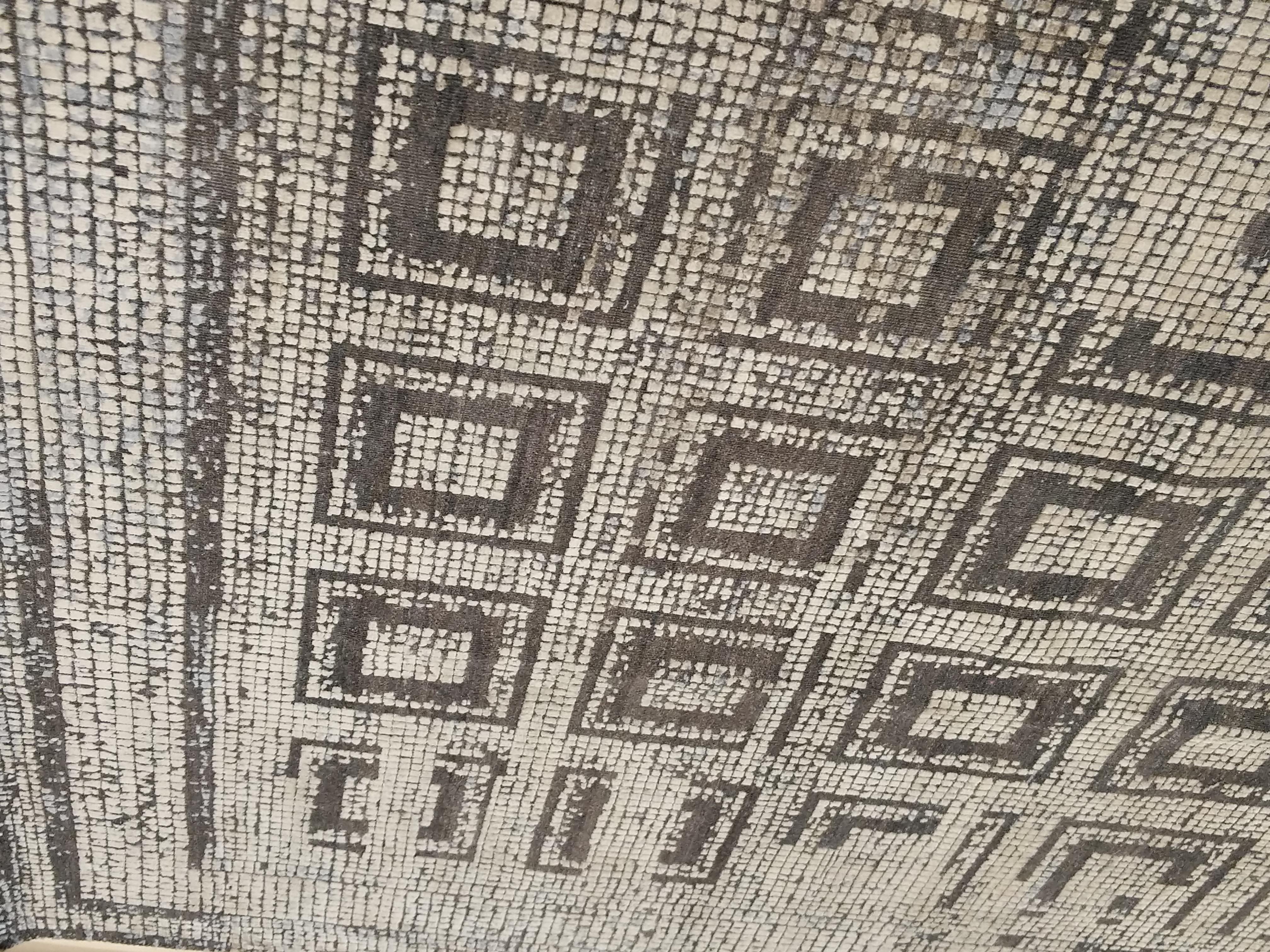 Tapis de soie contemporain à motif de mosaïque byzantine ancienne en vente 3