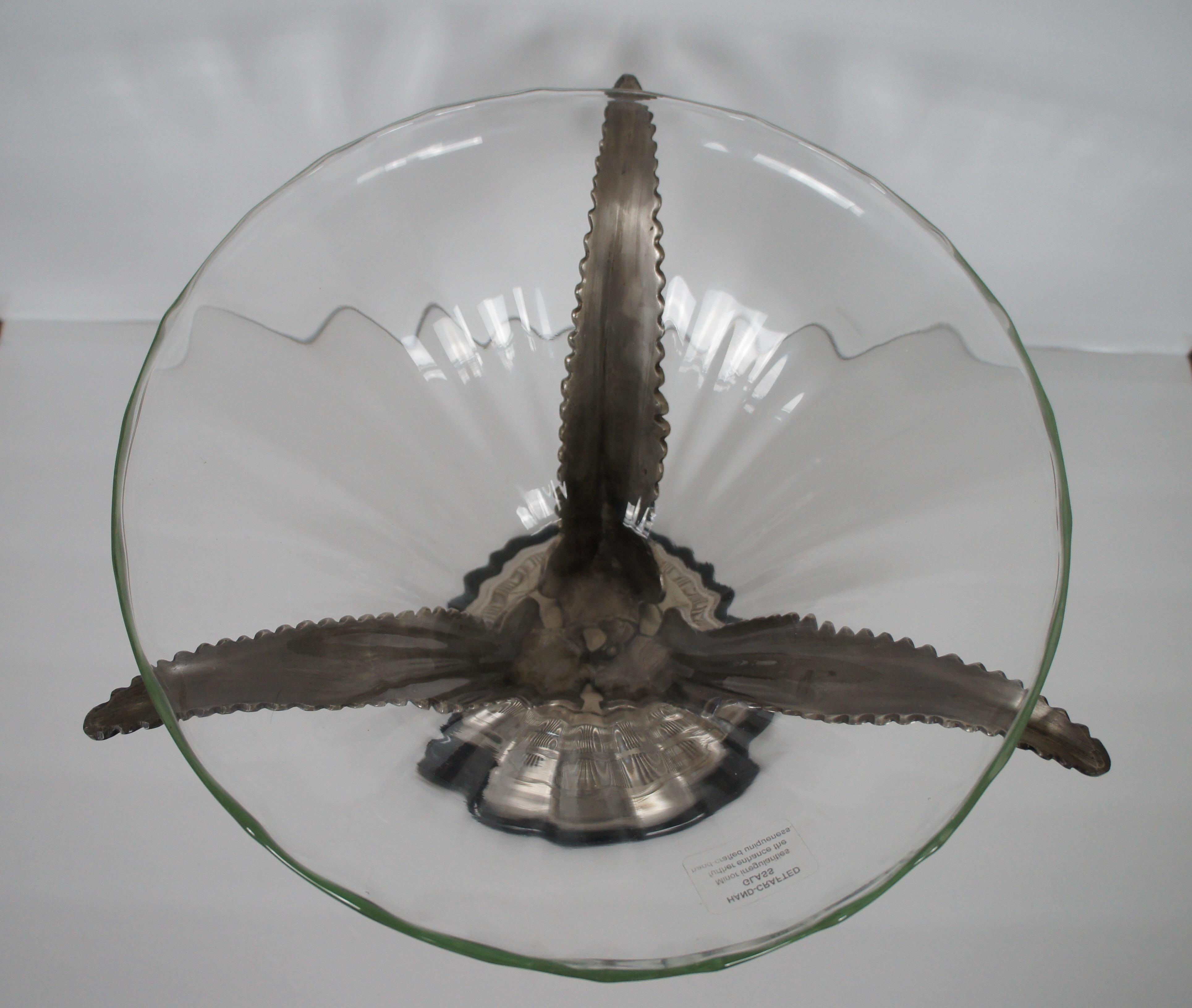 Contemporary Silver Acanthus Leaf & Hand Crafted Glass Footed Centerpiece Bowl In Good Condition In Dayton, OH