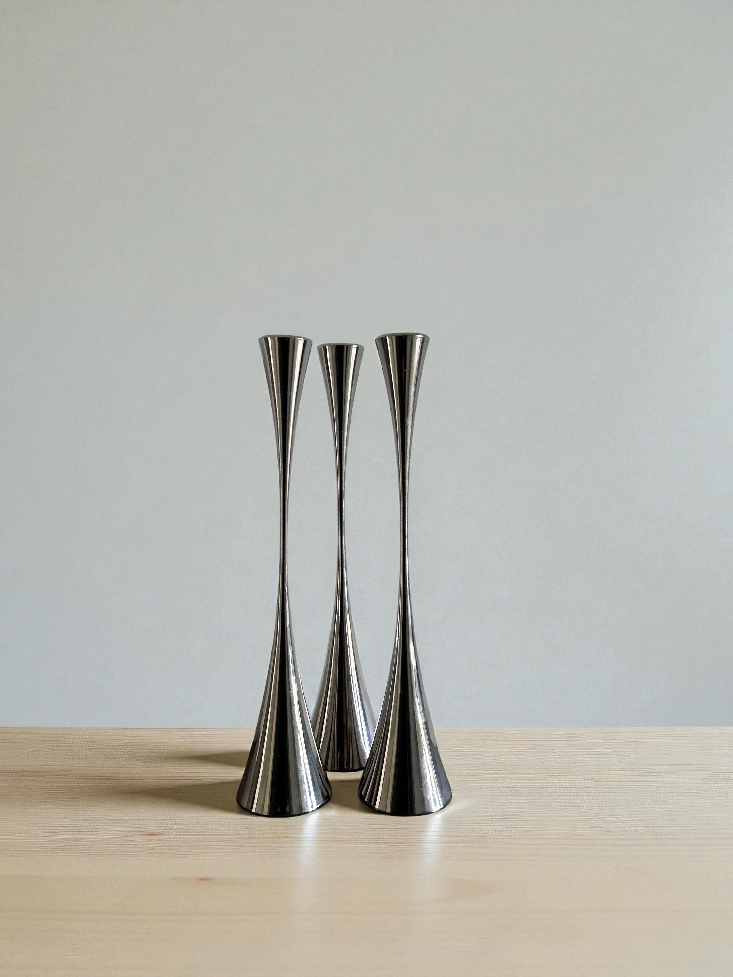 Candelieri contemporanei in argento, 14