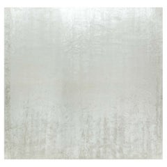 Alfombra contemporánea de seda gris plata de Doris Leslie Blau