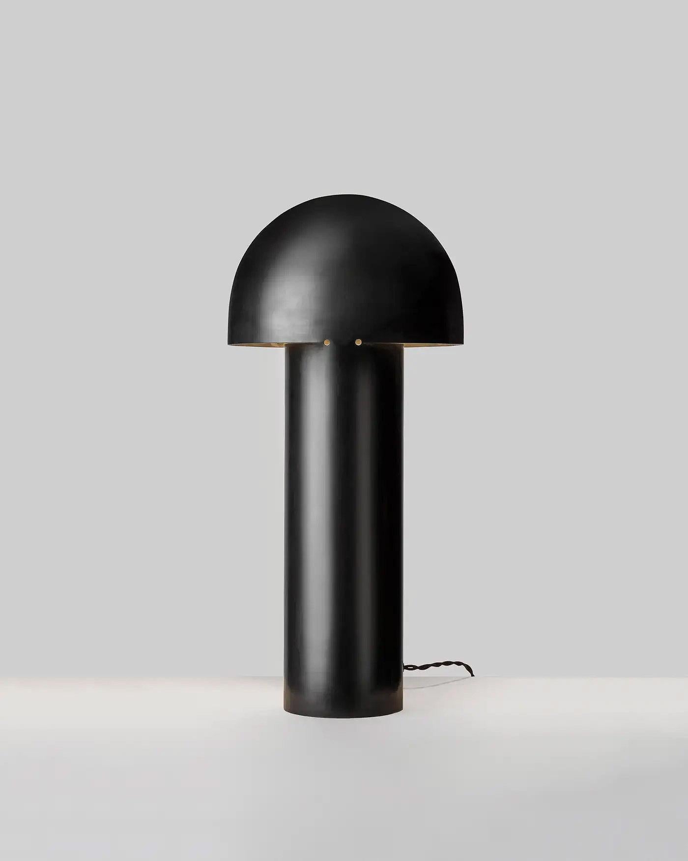 Lampe de table contemporaine sculptée en laiton argenté, Monolith Large by Paul Matter en vente 4