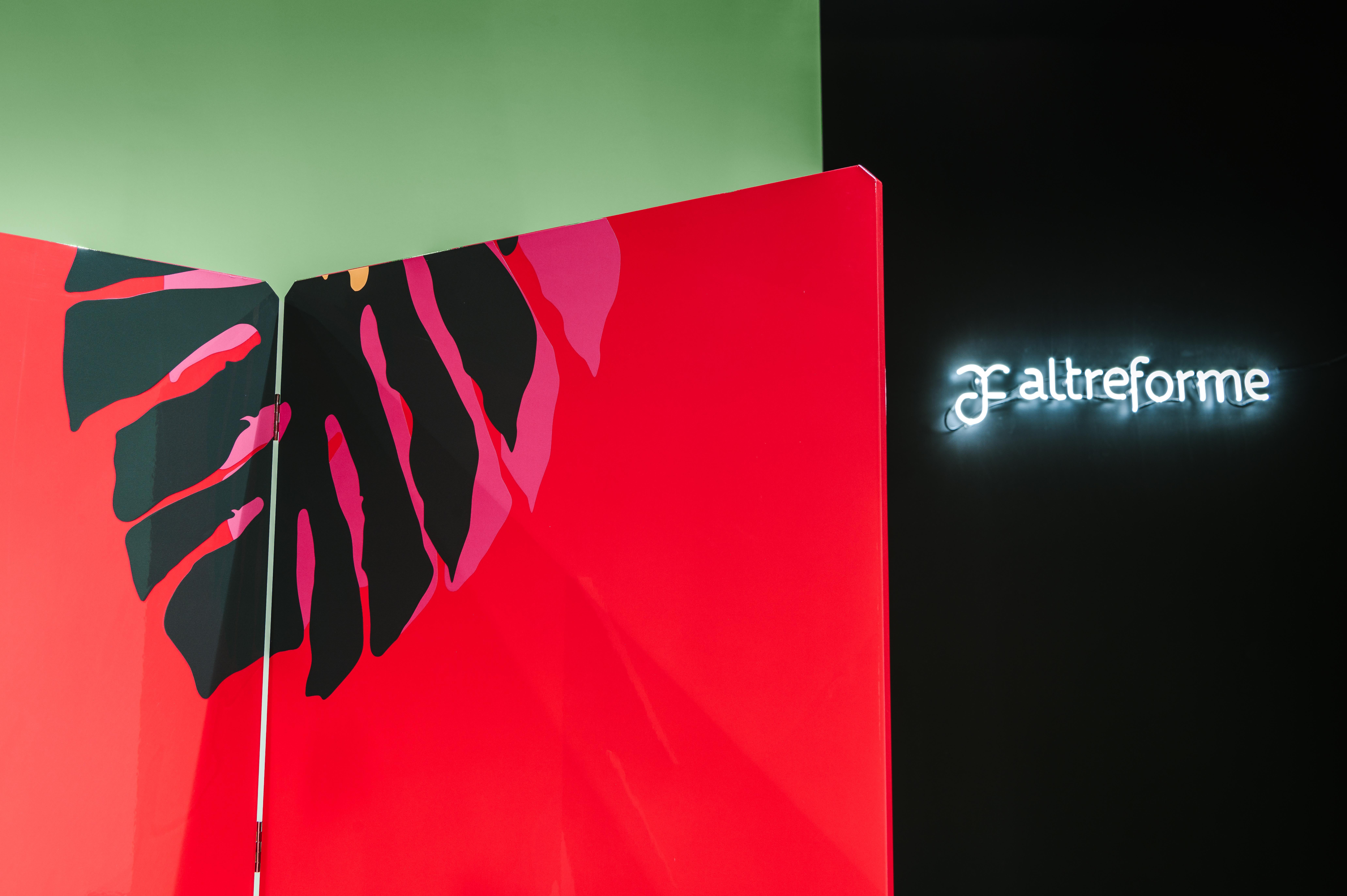 Italian Contemporary Simbolo Leaves Divider in Aluminium by Altreforme For Sale