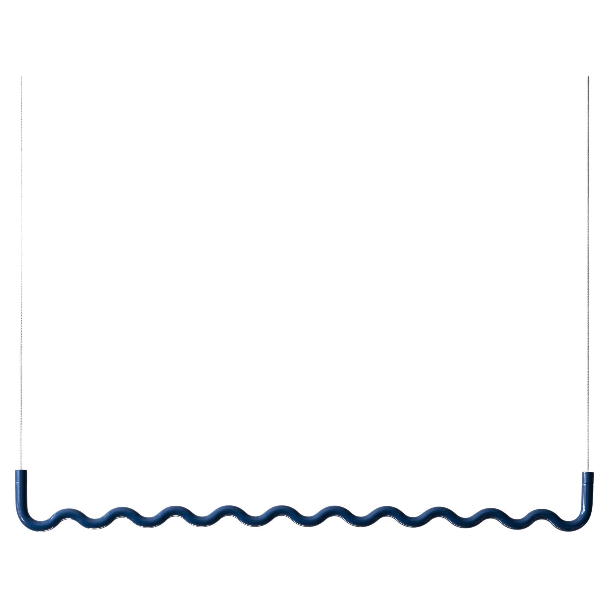 Zeitgenössischer Sine Wave Hängemantelständer Medium in Blau von Erik Olovsson im Angebot