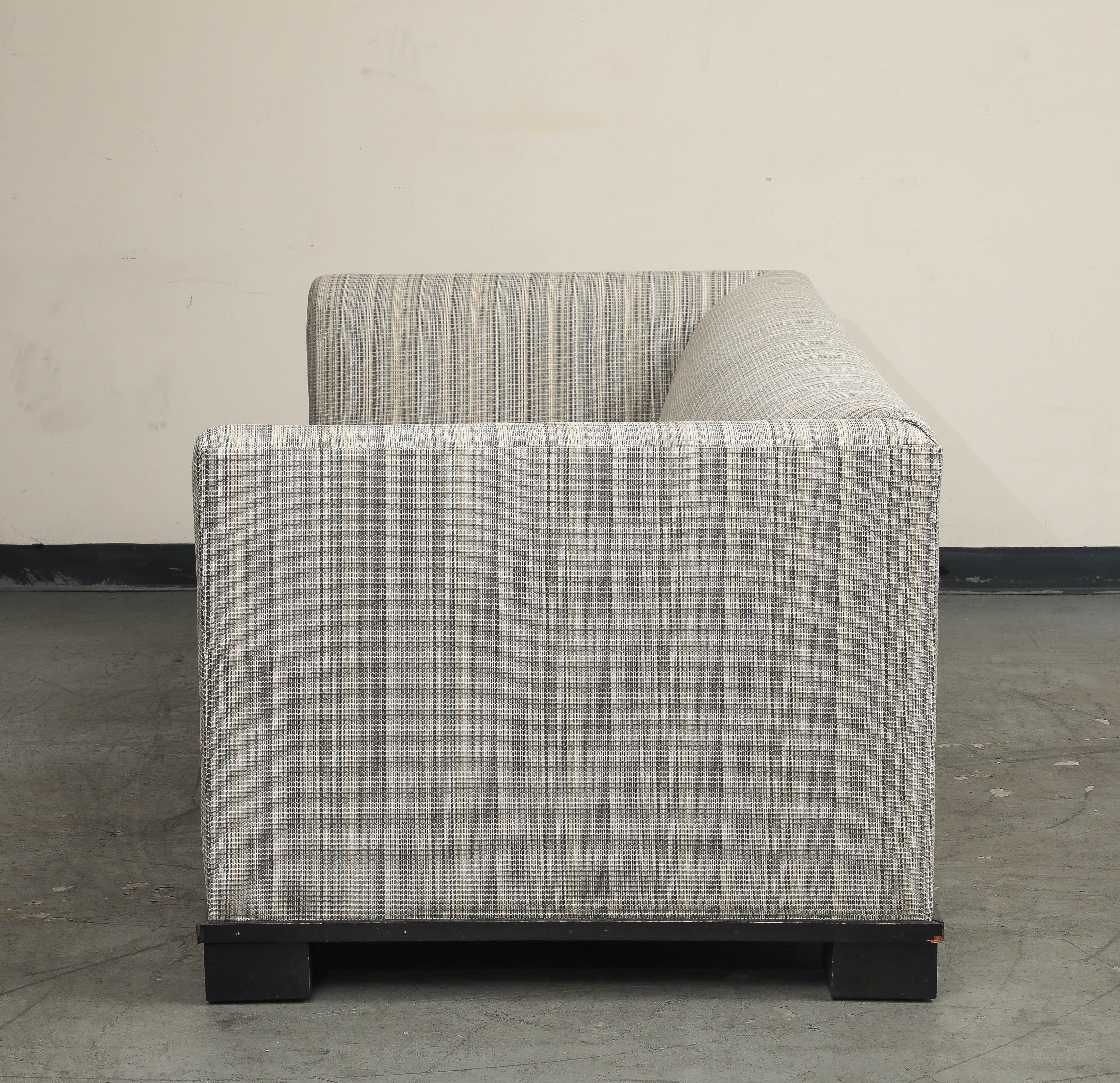 Contemporary Single-Cushion Sofa In Good Condition For Sale In Chicago, IL