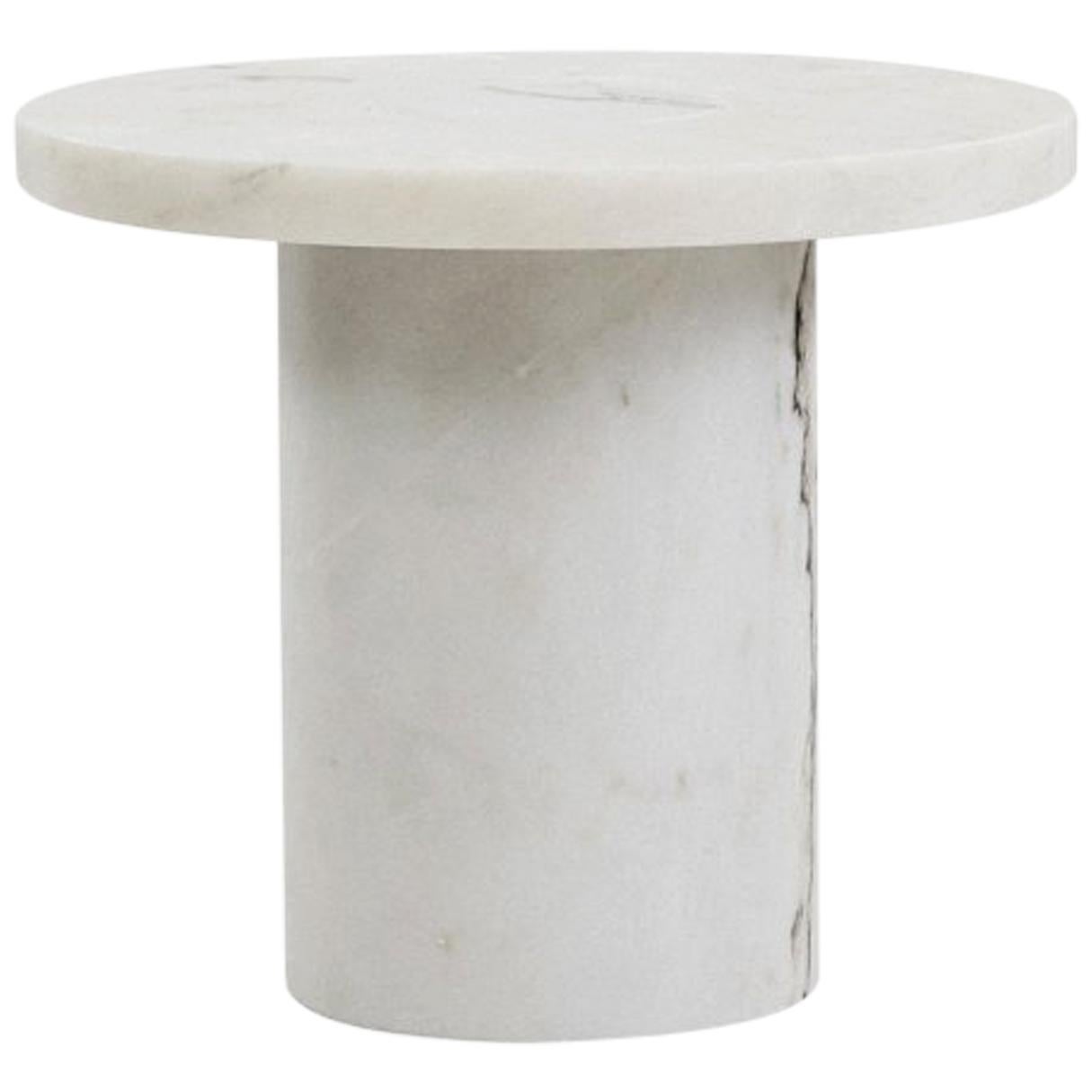 Table de chevet Sintra contemporaine FRAMA en marbre blanc 