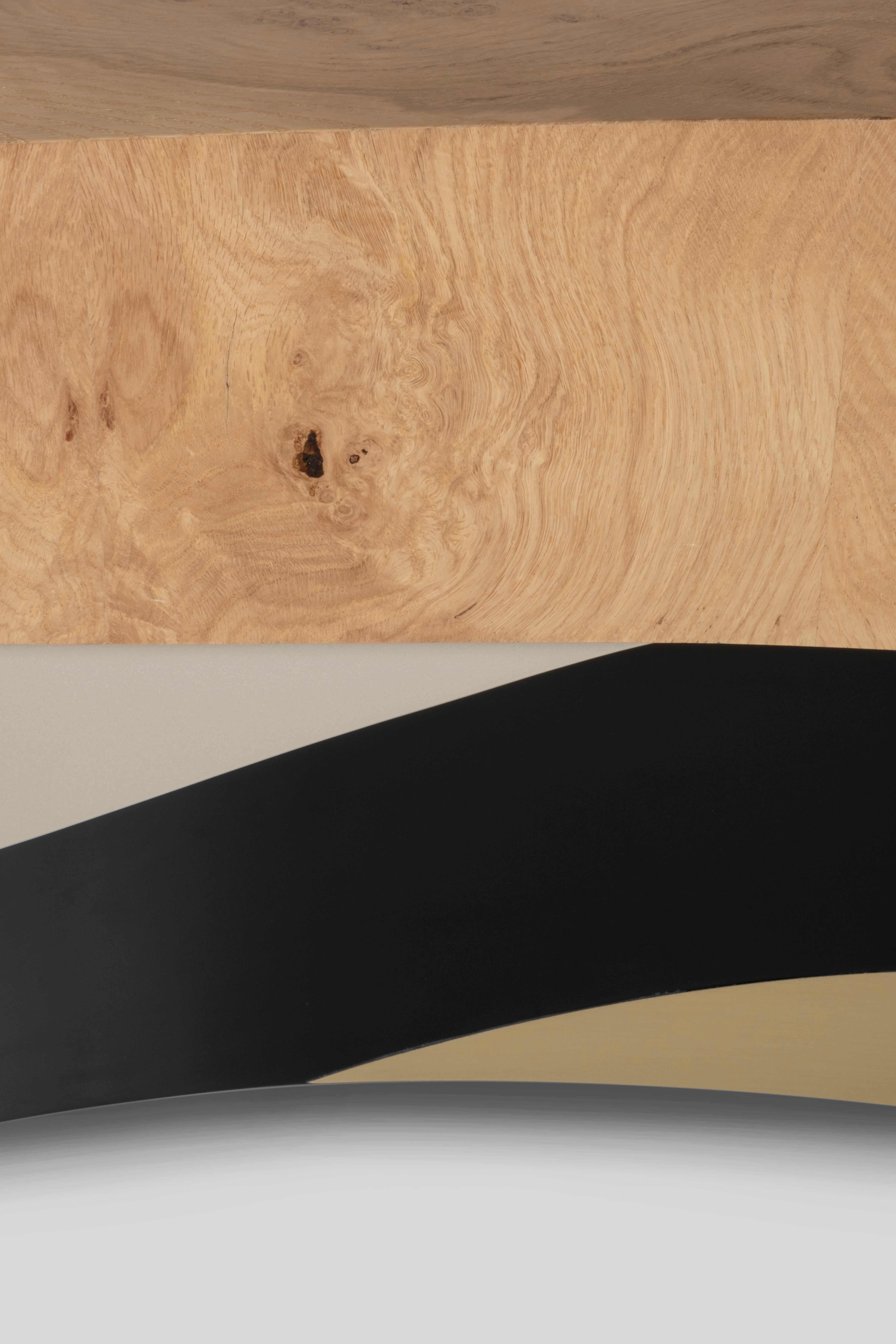 Table basse contemporaine Sistelo, Oak Root Brass, Handmade by Greenapple en vente 2