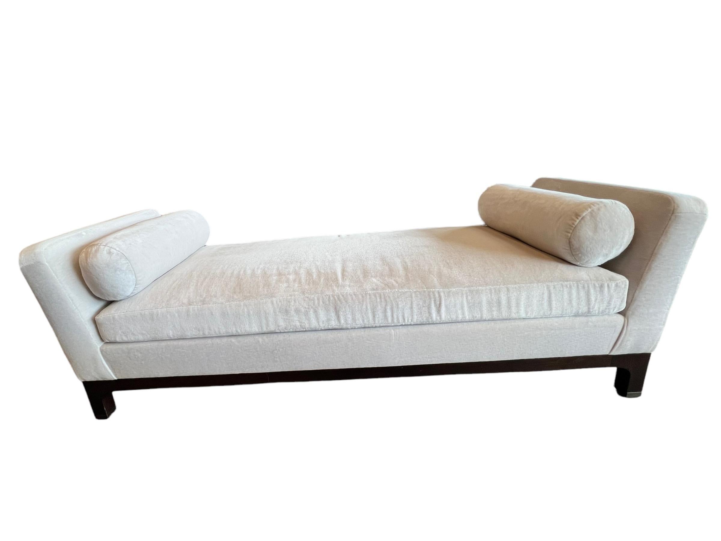 Contemporary Slipper Bench Designed by Ralph Rucci for Holly Hunt In Fair Condition For Sale In North Miami, FL