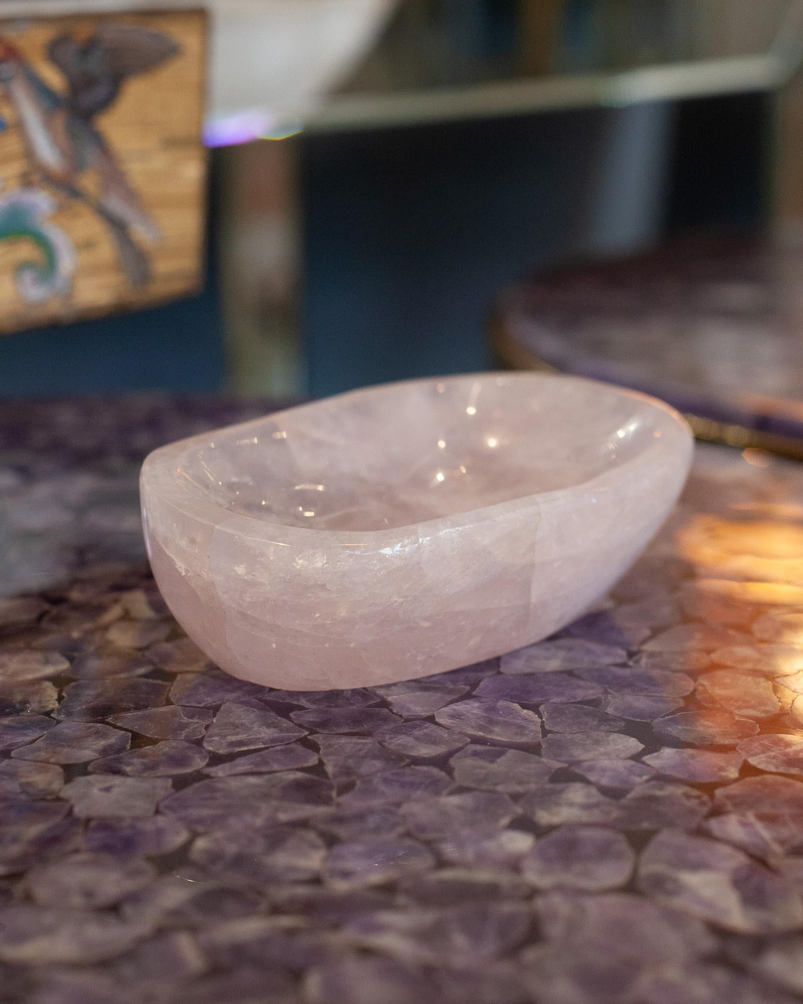 Contemporary Small Hand Carved Rose Quartz Crystal Bowl In New Condition For Sale In Toronto, ON