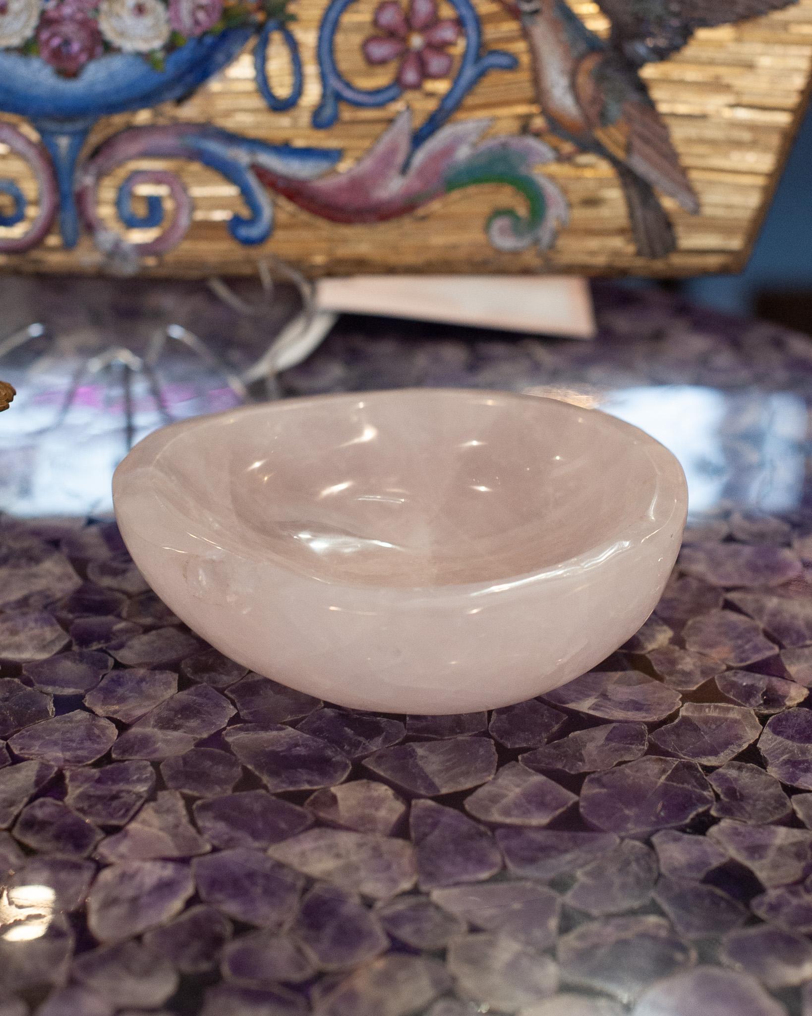Contemporary Small Hand Carved Rose Quartz Crystal Bowl In New Condition For Sale In Toronto, ON