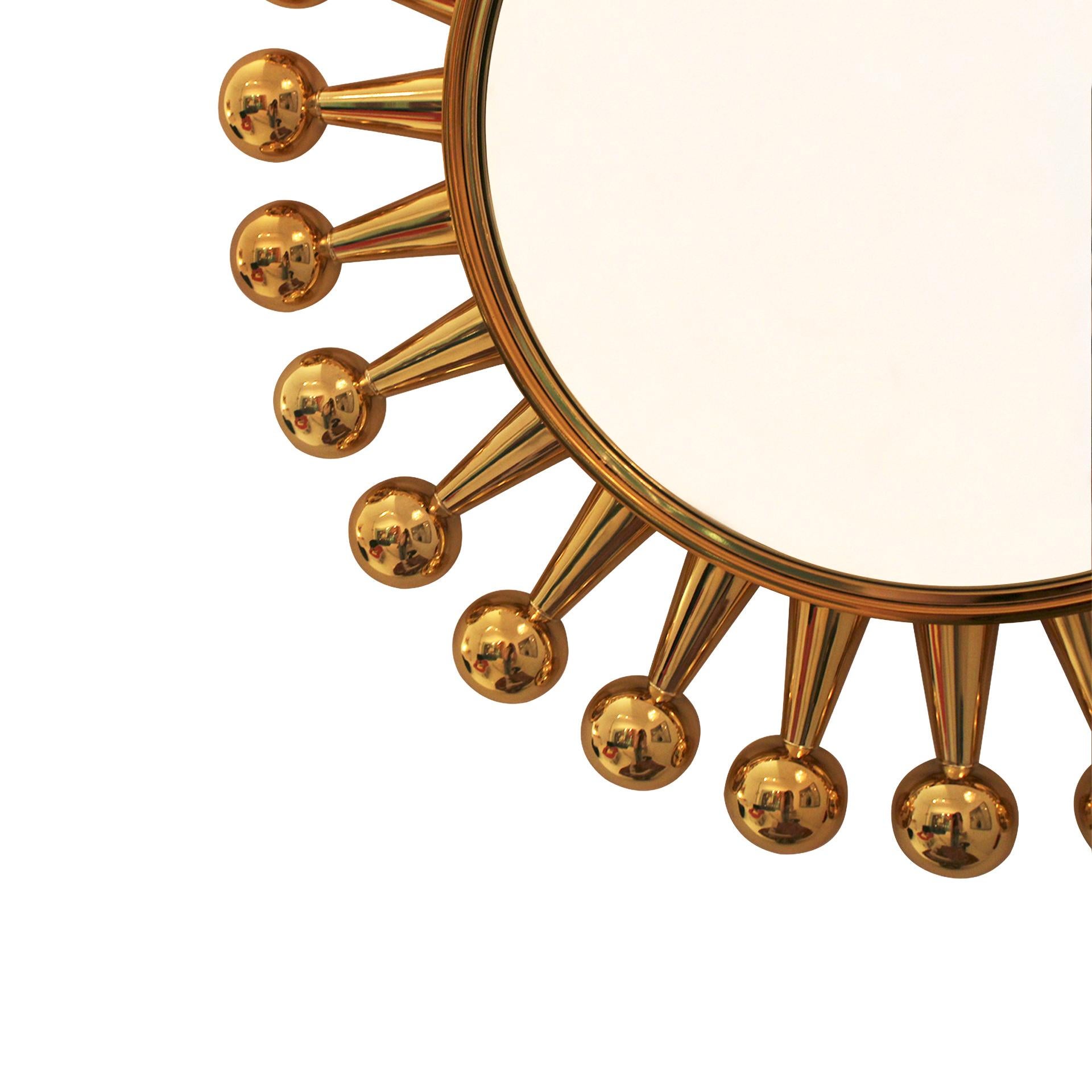 Specchio a forma di Jack piccolo e rotondo in ottone di Jonathan Adler in stile Contemporary In condizioni buone in vendita a Madrid, ES