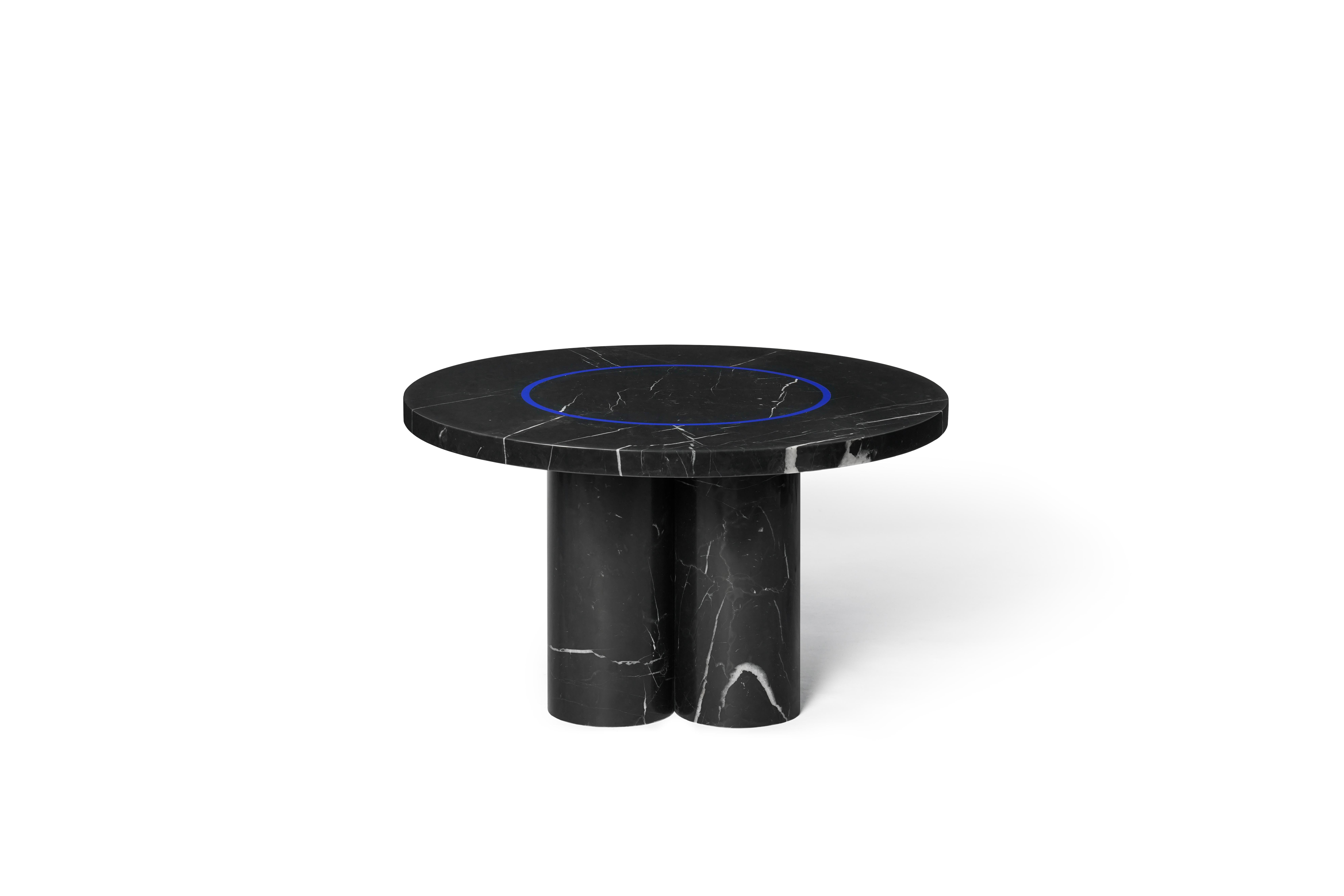 Petite table contemporaine 'DISLOCATION' en marbre noir de Buzao 'Round' en vente 2