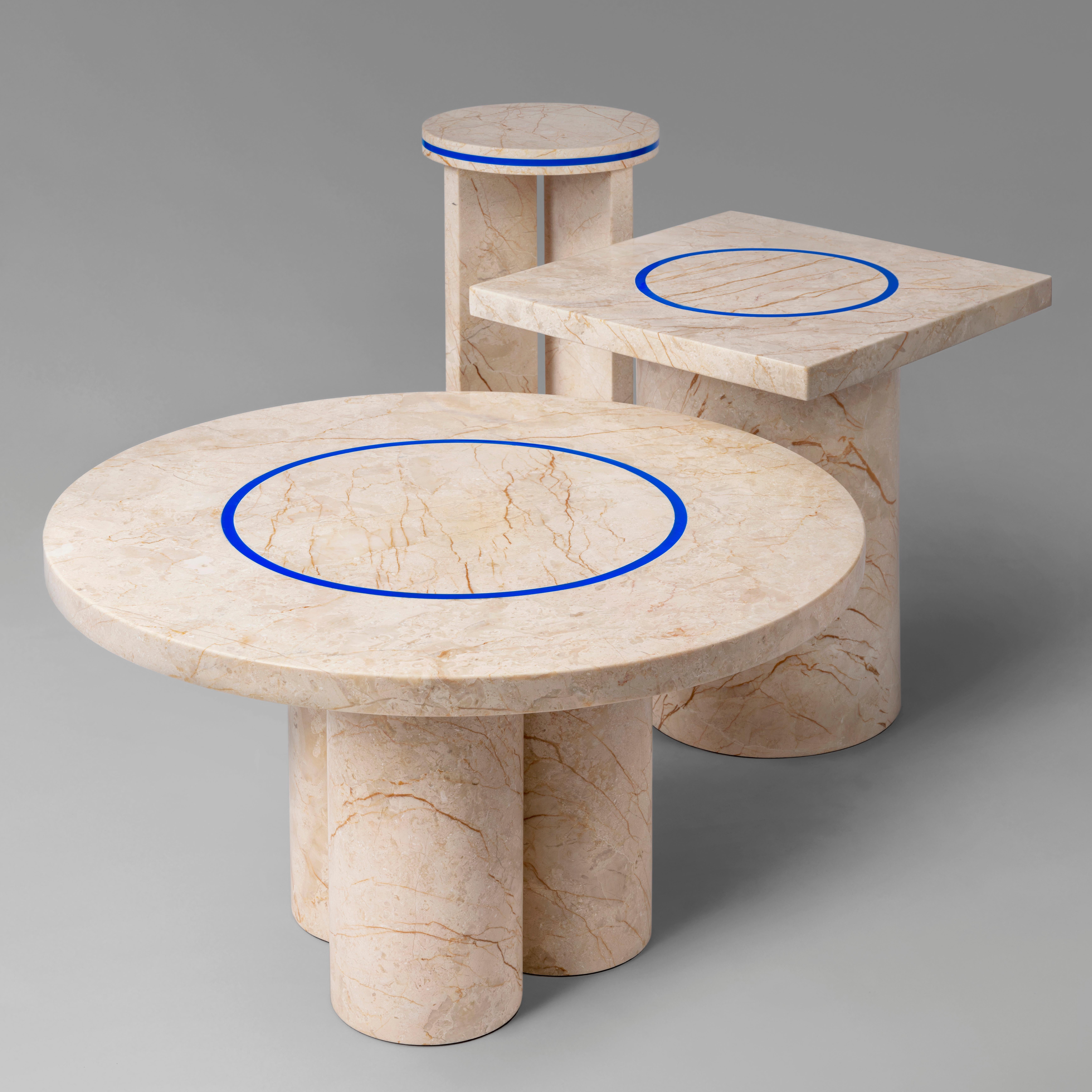 Chinois Petite table contemporaine 'Dislocation' en marbre doré de Buzao 'Round' en vente