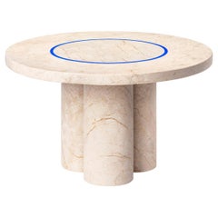 Petite table contemporaine 'Dislocation' en marbre doré de Buzao 'Round'