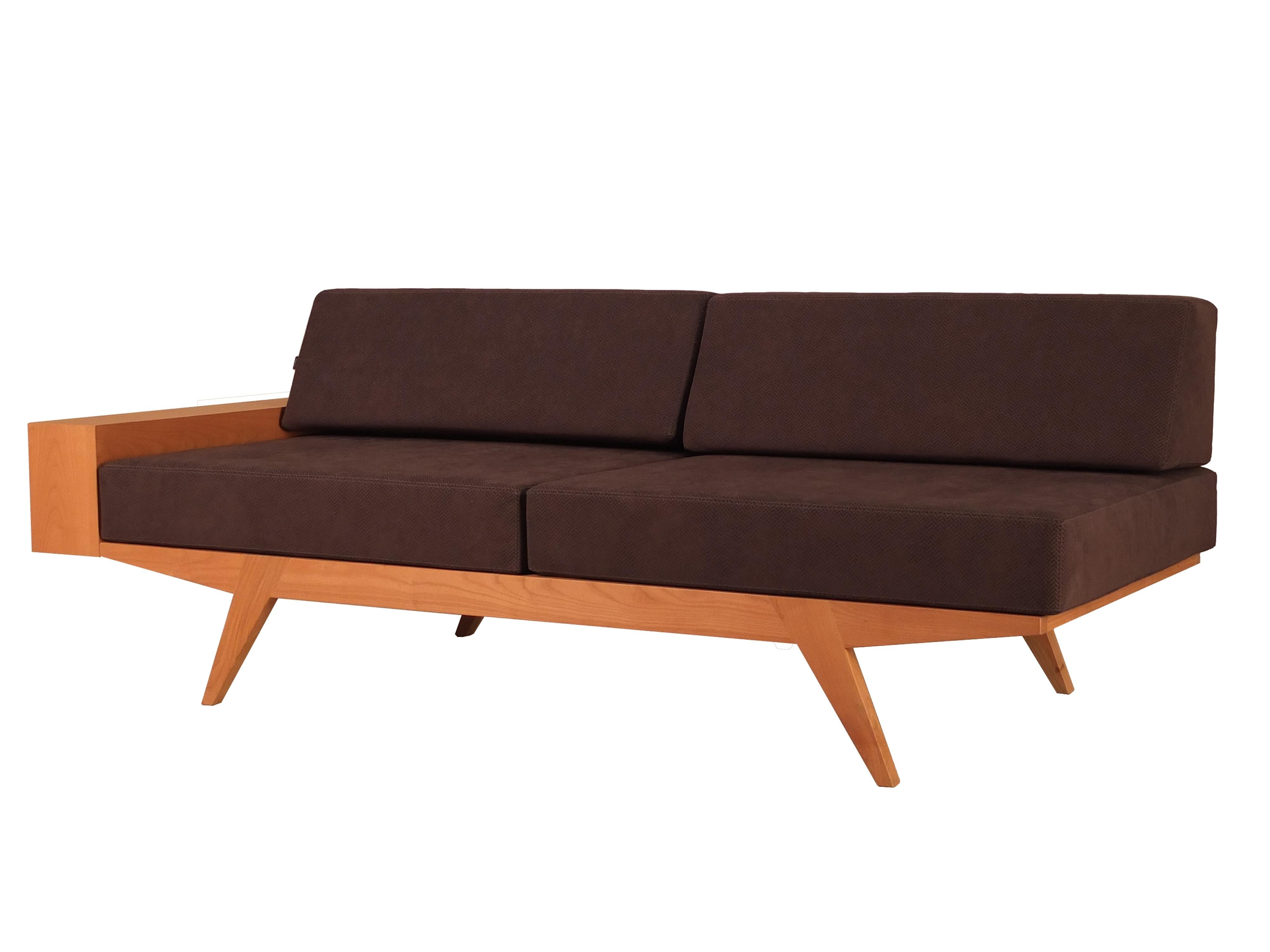 couch with removable cushions