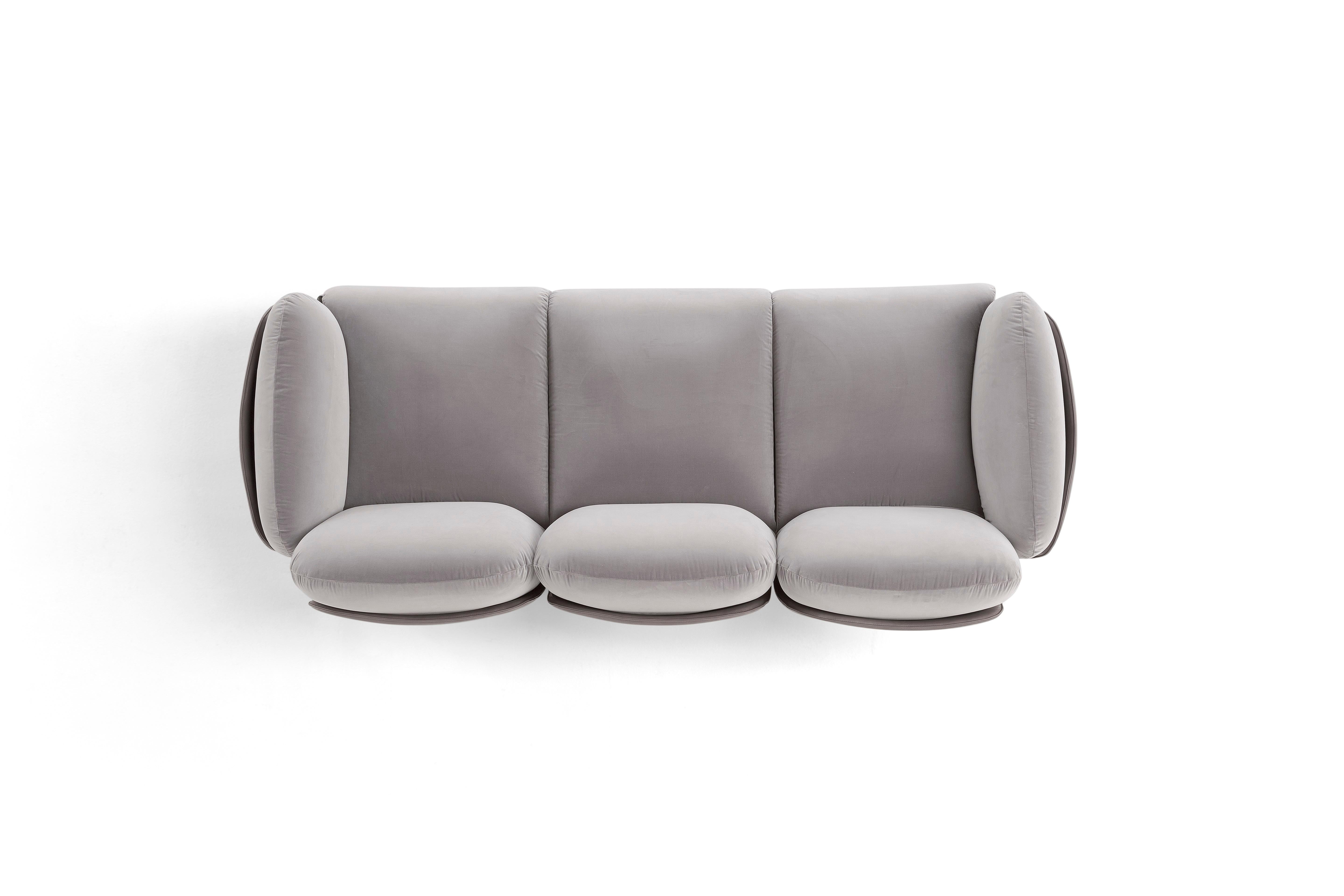 Contemporary Sofa 'Brooklyn' 030 Taupe Velvet and Leather In New Condition For Sale In Paris, IDF