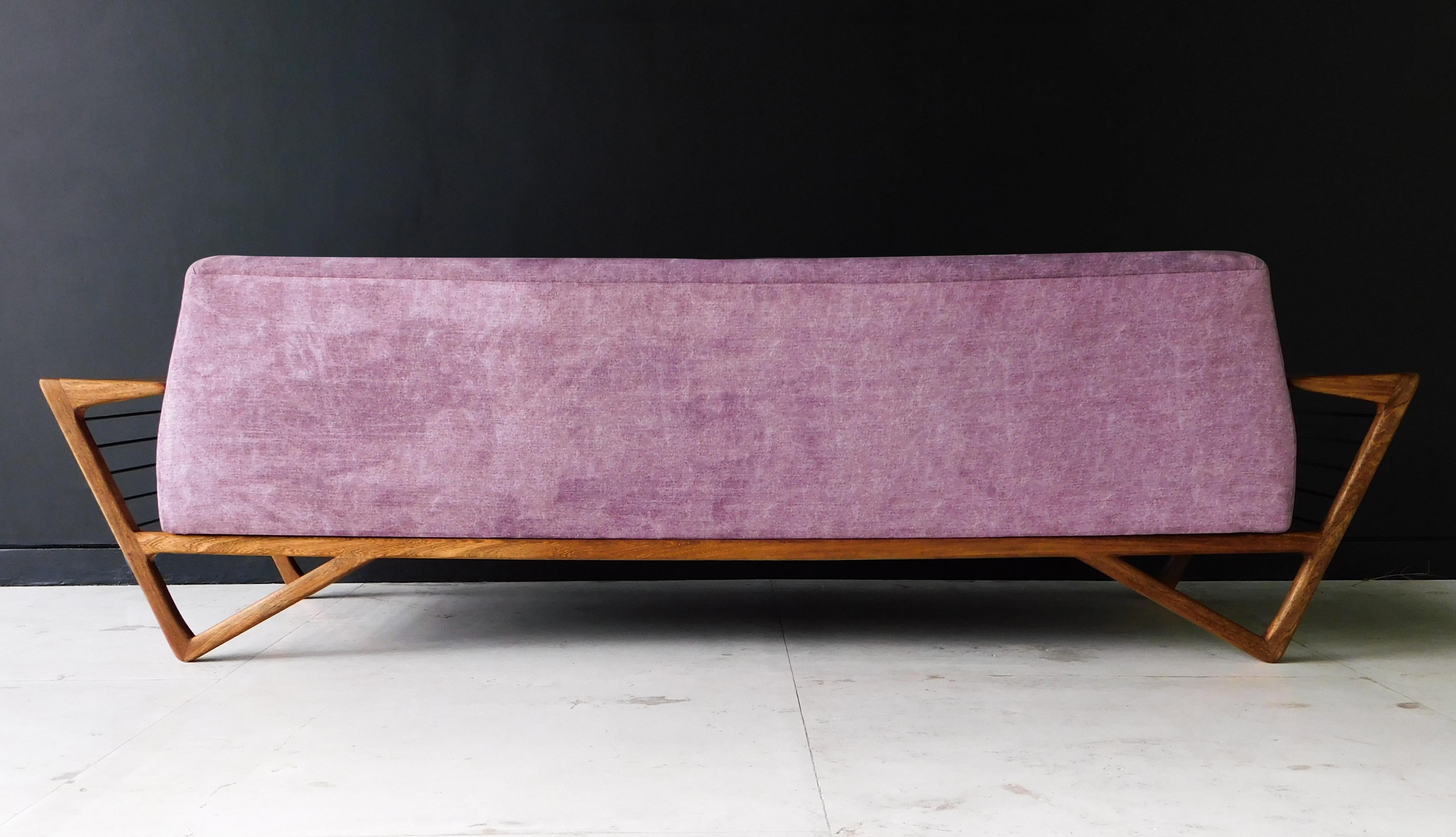 Mid century modern sofa by Frank Kyle For Sale 5