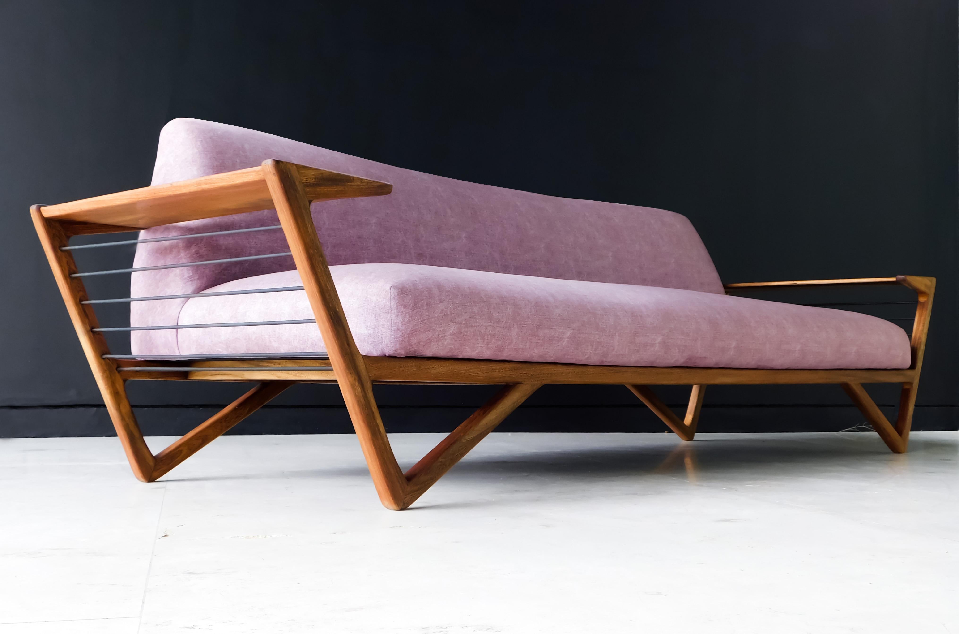 Mid century modern sofa by Frank Kyle In New Condition For Sale In Mexico City, CDMX