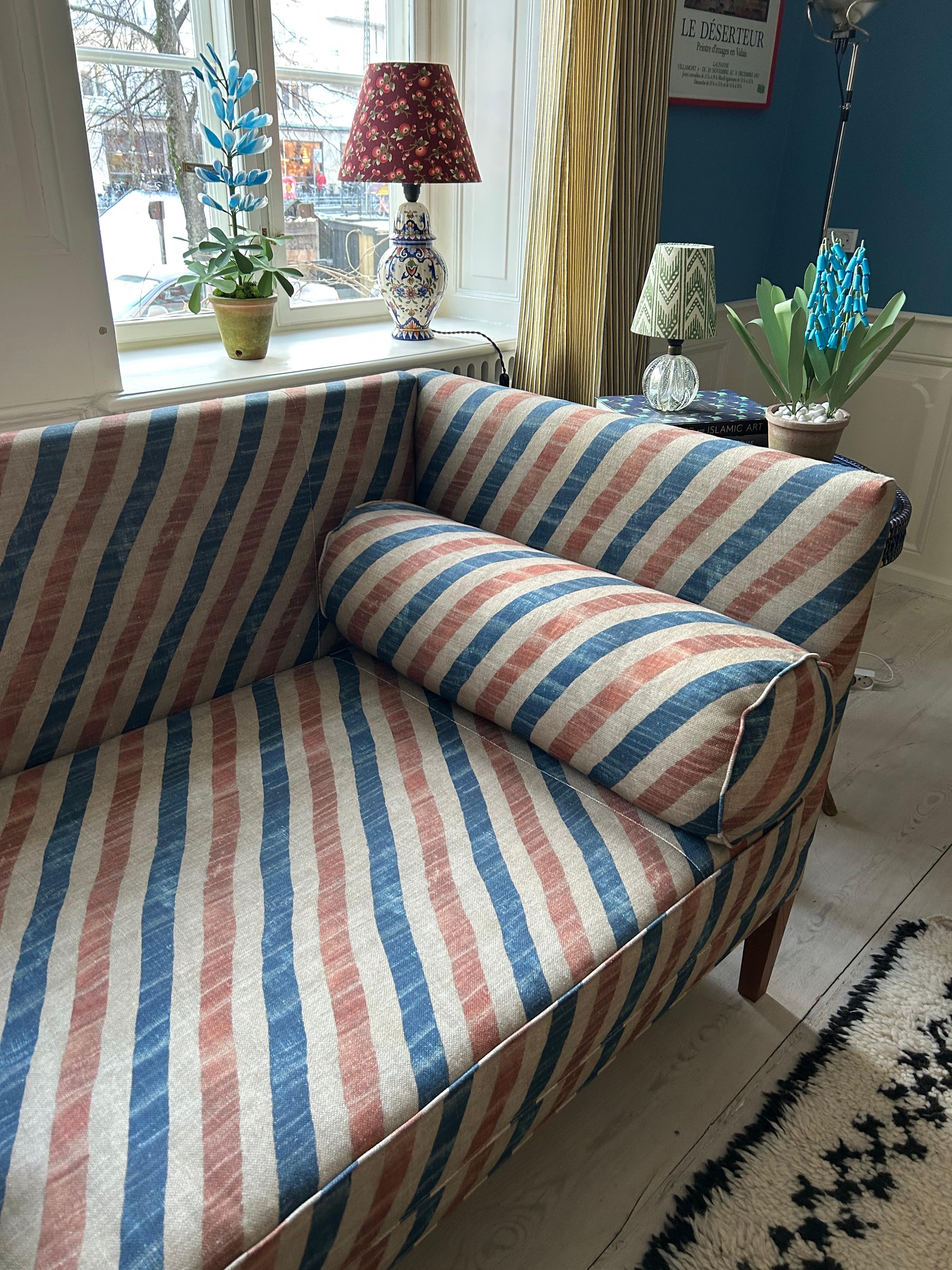 Contemporary Sofa in Customized Striped Upholstery by the Apartment, Belgium In New Condition For Sale In Copenhagen K, DK