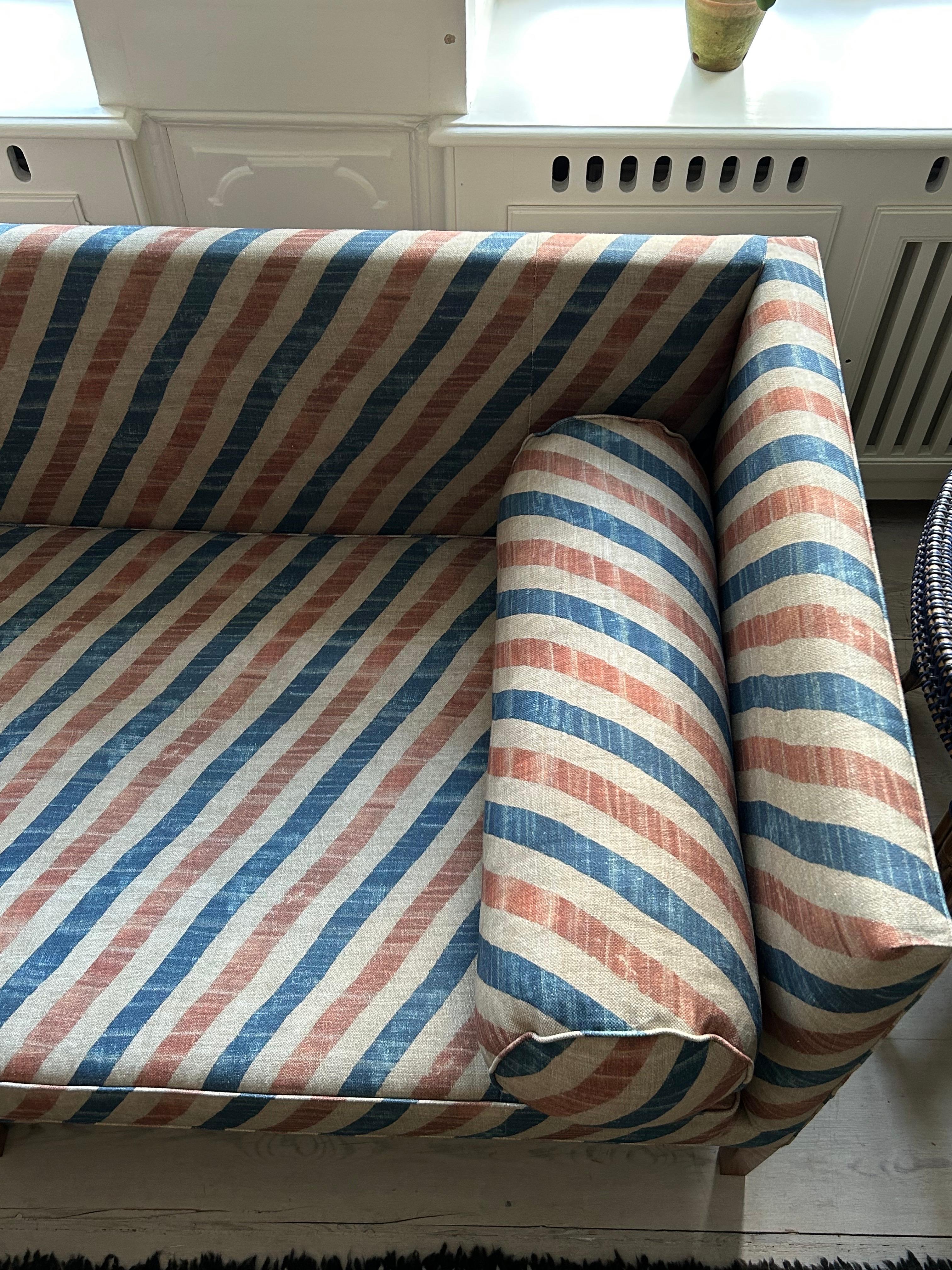 Contemporary Sofa in Customized Striped Upholstery by the Apartment, Belgium For Sale 1