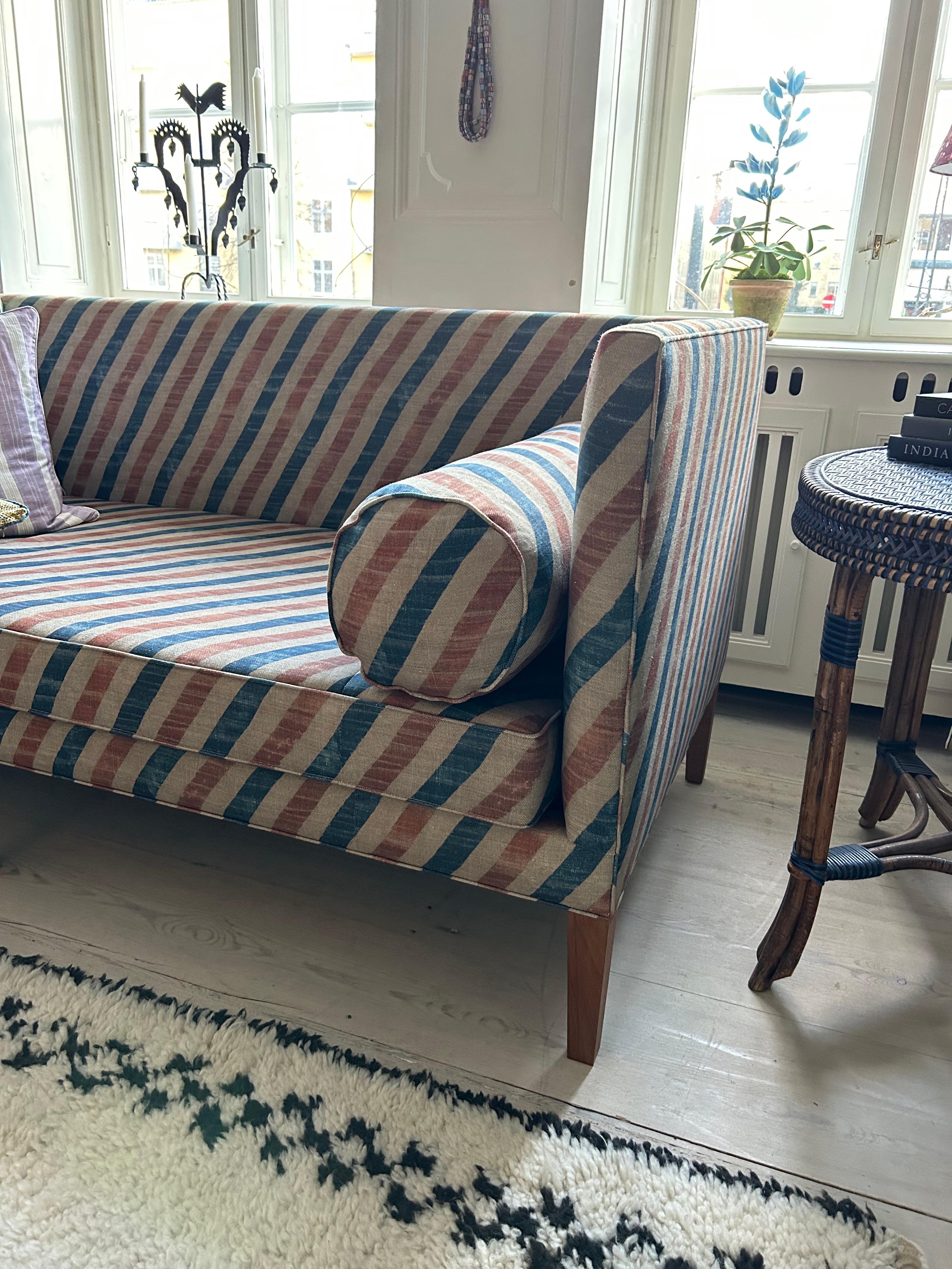 Contemporary Sofa in Customized Striped Upholstery by the Apartment, Belgium For Sale 3