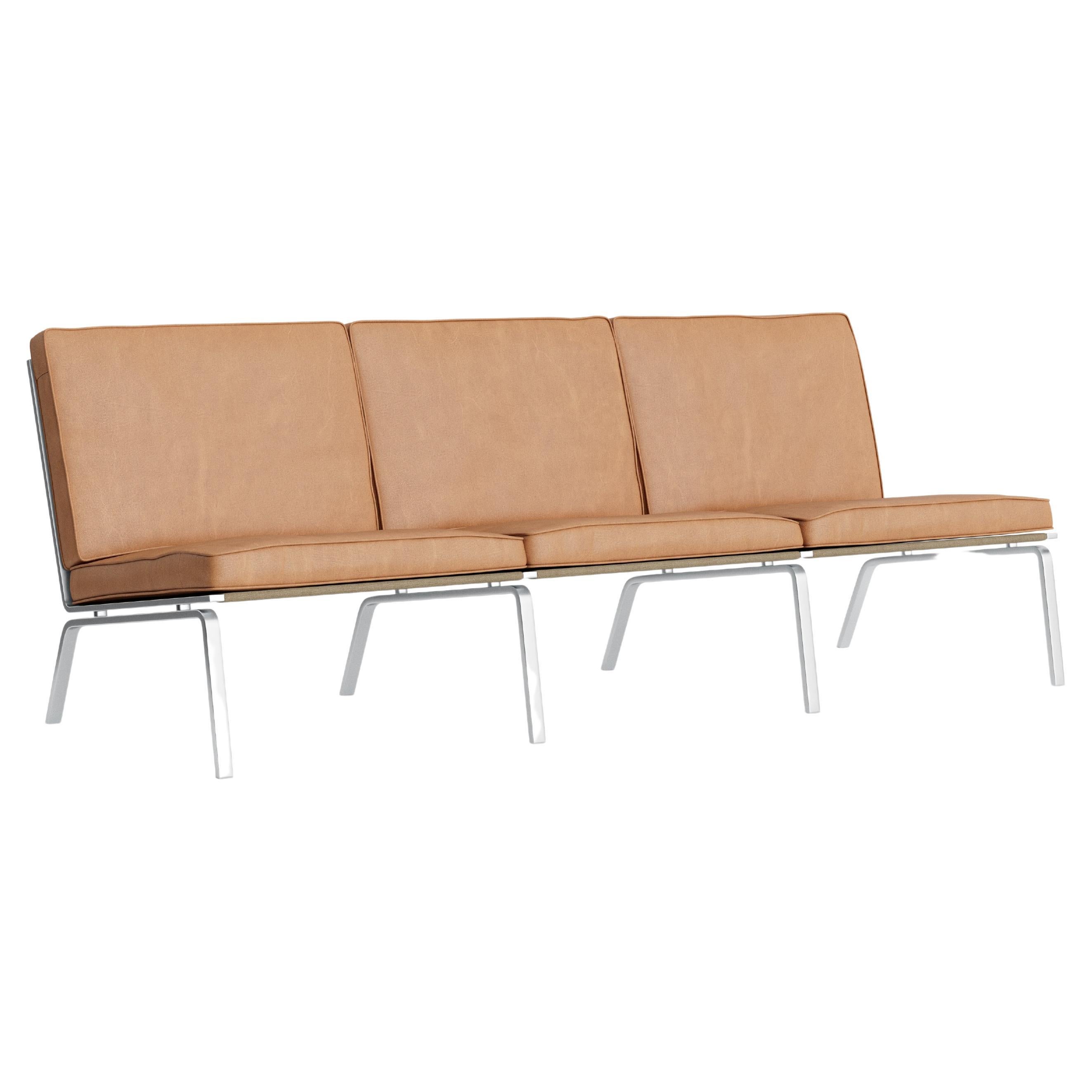 Zeitgenössisches Sofa „MAN“ von Norr11, Dreisitzer, Dünen, Kamel