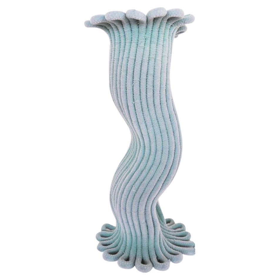 Zeitgenössische weiche Fallschirmrope-Vase, einfarbig, Medium, von Sarah Roseman im Angebot