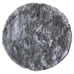 Tapis circulaire gris contemporain, doux et brillant, à poils longs, de Deanna Comellini ø 300 cm