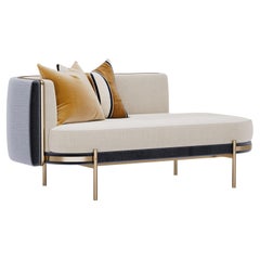 Contemporary Solene Daybed With Sleek Curved Silhouette