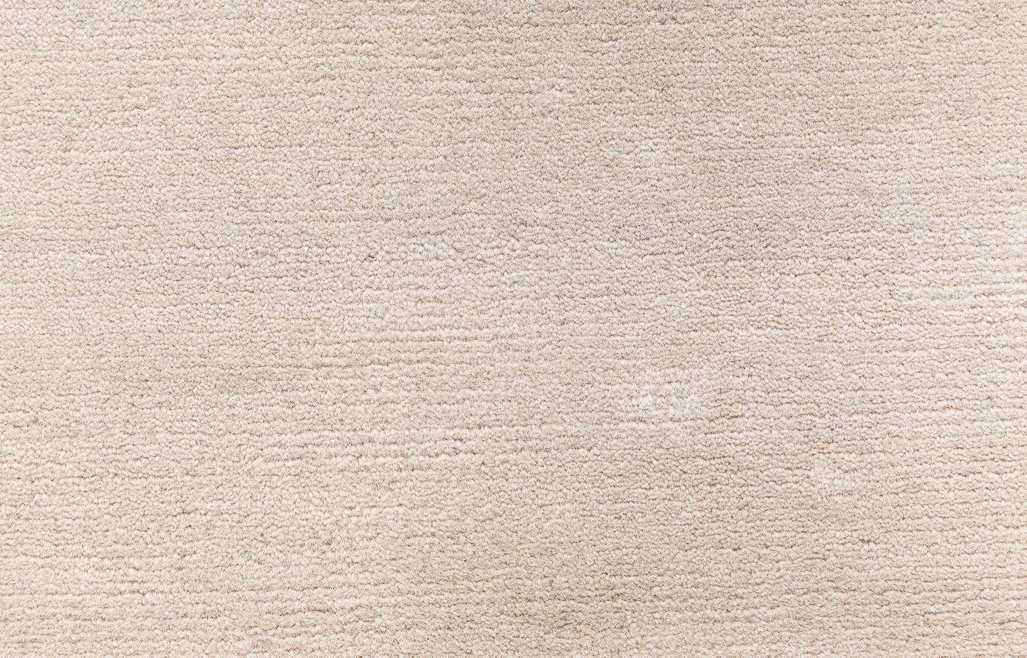 Moderno Contemporary Solid Beige Rug by Doris Leslie Blau in vendita
