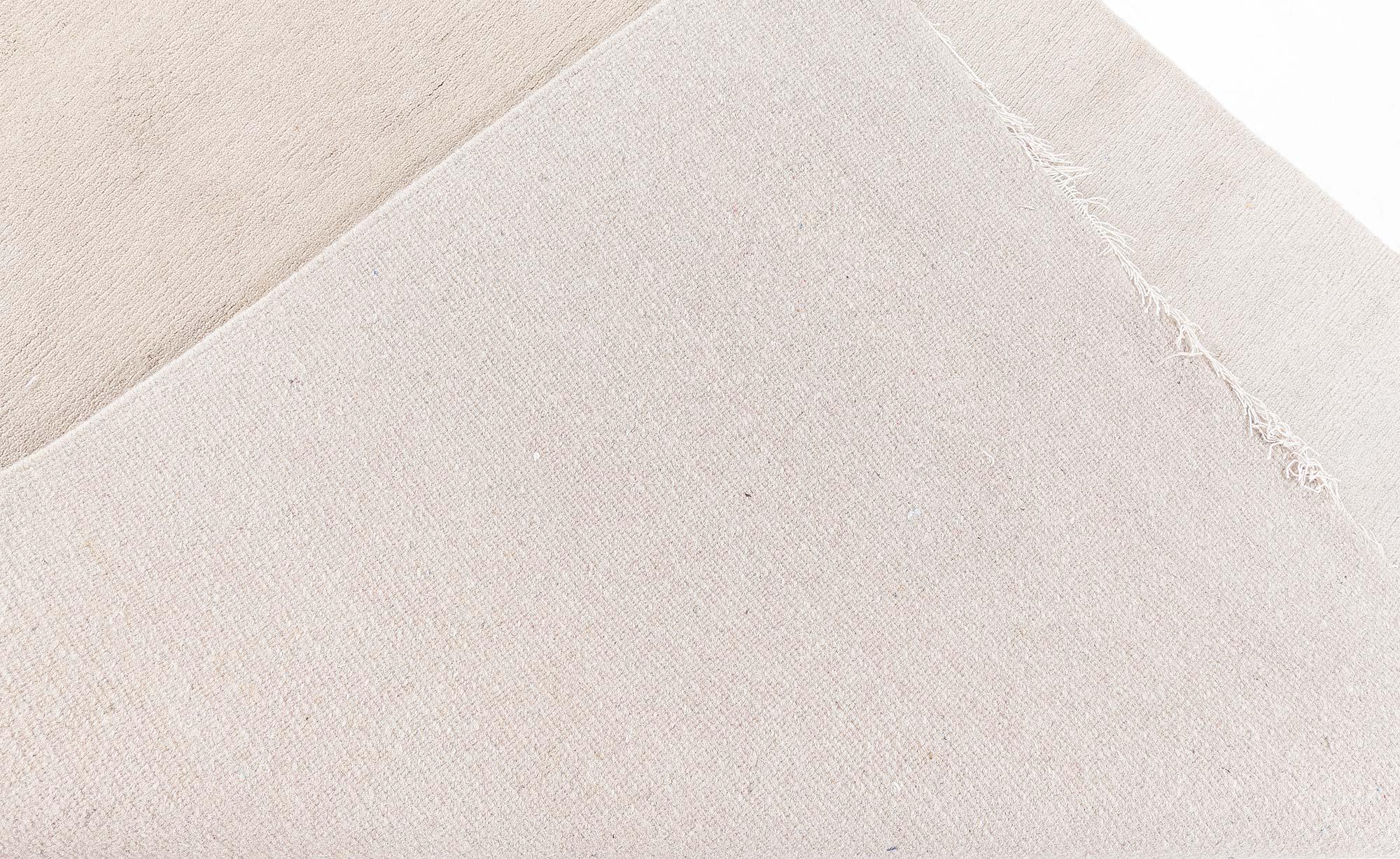 Contemporary Solid Beige Rug by Doris Leslie Blau In condizioni Nuovo in vendita a New York, NY