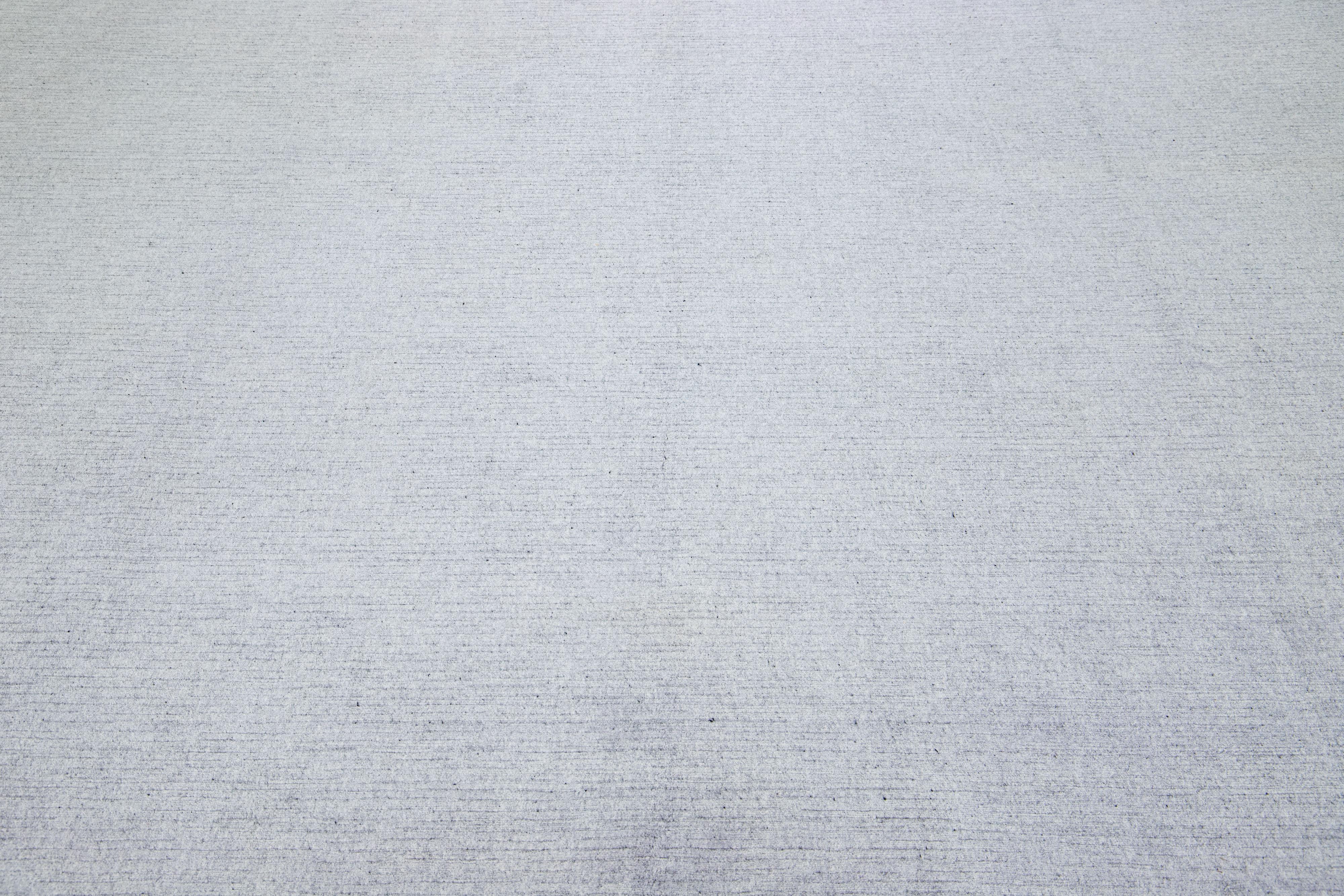 Tapis contemporain en laine et soie, gris uni, fait main  Neuf - En vente à Norwalk, CT