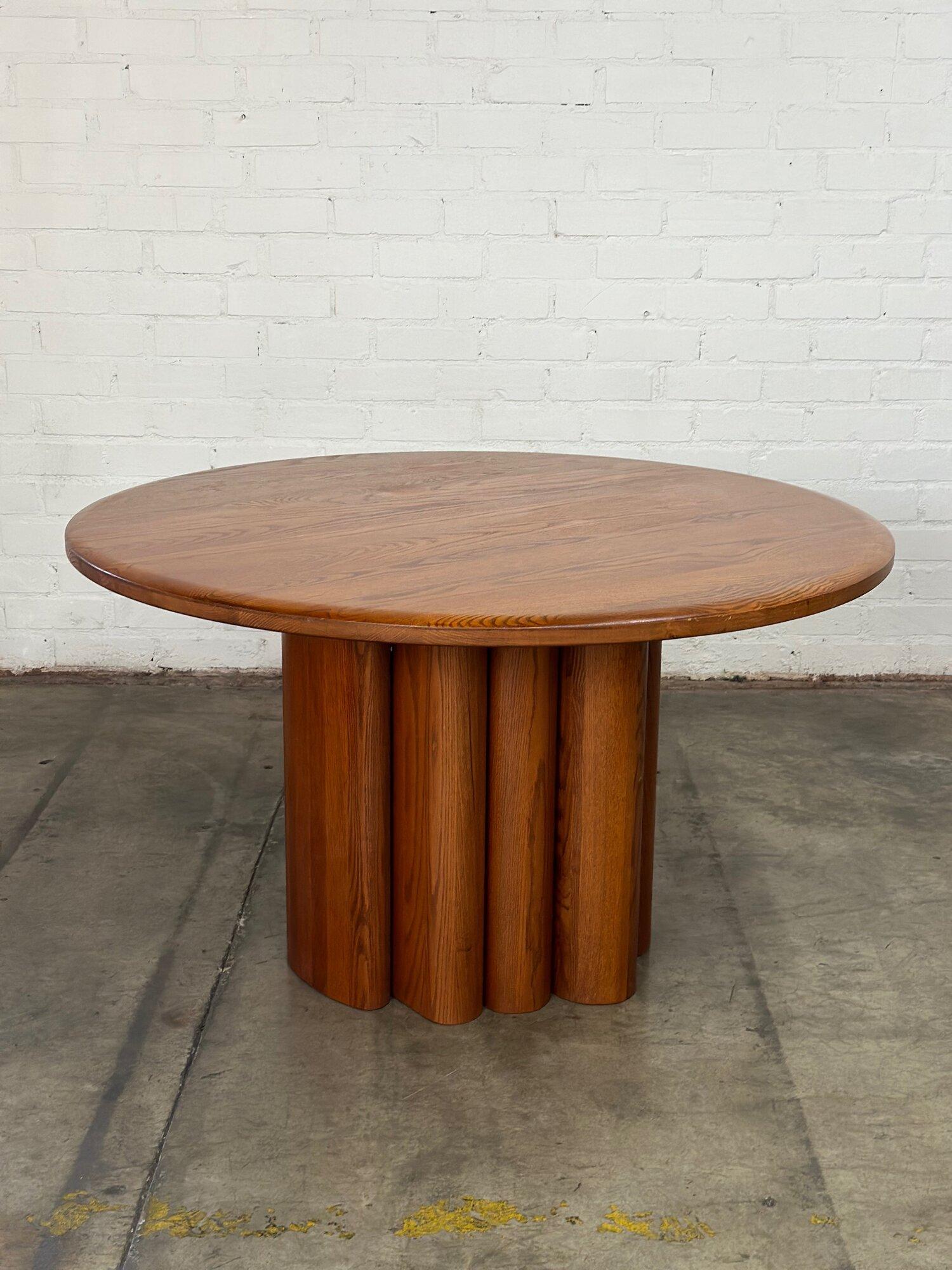 Contemporary Solid oak ribbed dining table In Good Condition In Los Angeles, CA