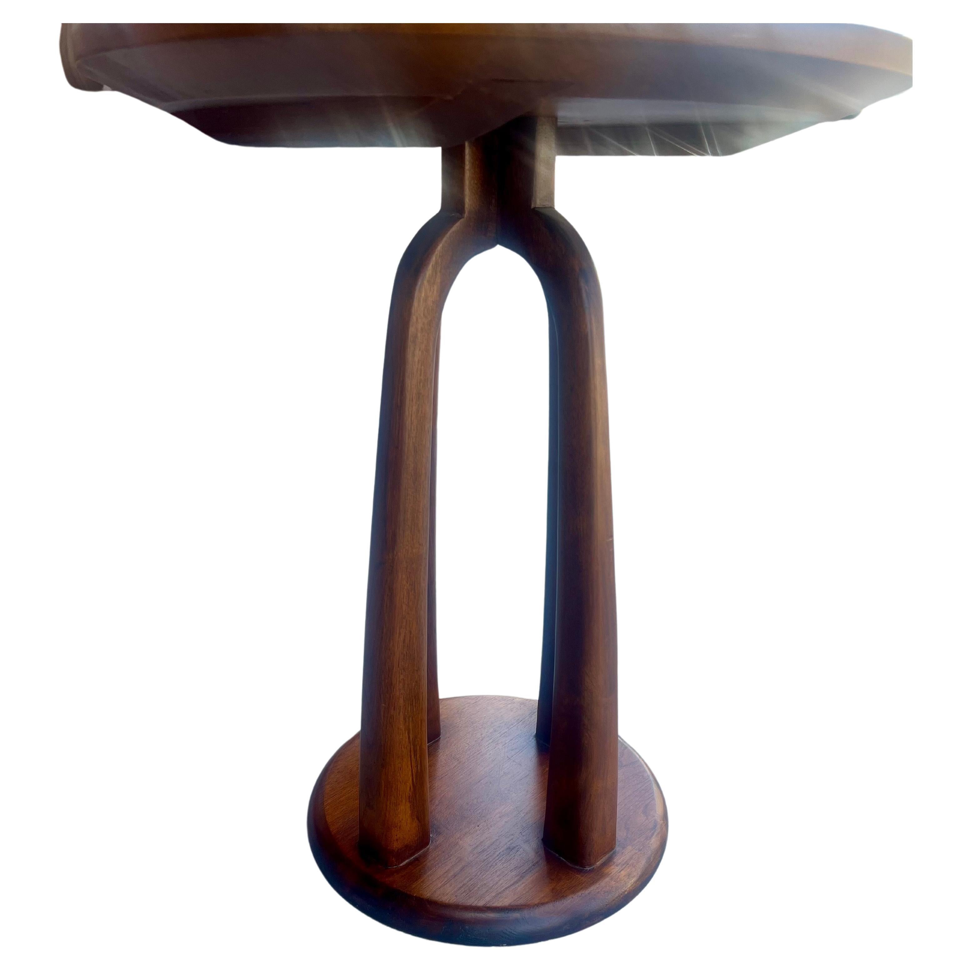 Contemporary Cocktailtisch aus massivem nussbaumholz by Maria Yee (amerikanisch) im Angebot