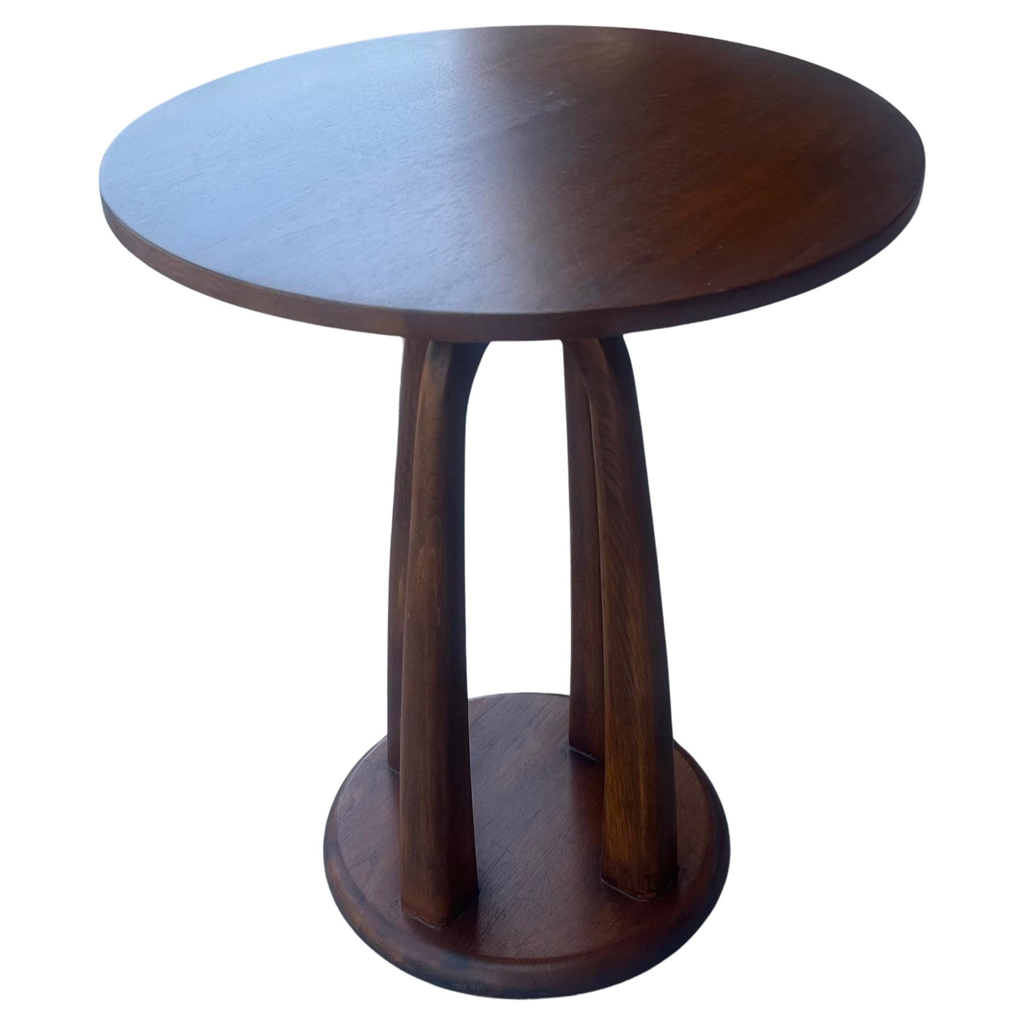 Contemporary Cocktailtisch aus massivem nussbaumholz by Maria Yee (Walnuss) im Angebot