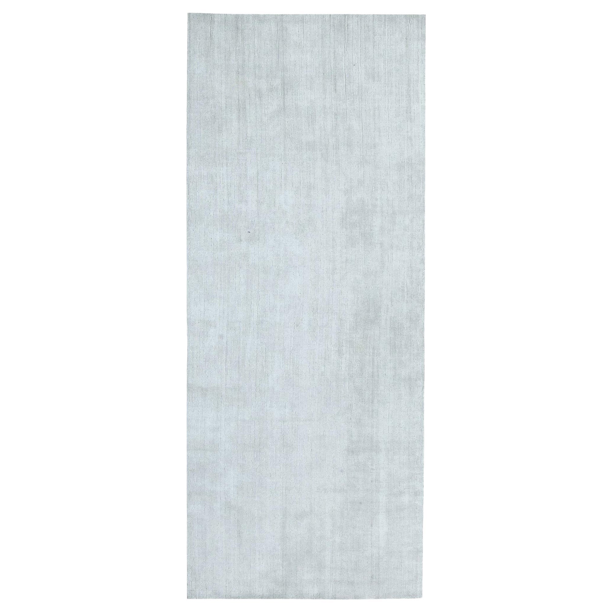 Contemporary Solid White, Beige and Grey Handmade Wool Rug by Doris Leslie Blau en vente
