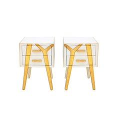 Paire de tables de chevet italiennes contemporaines en bois massif et verre par L.A. Studio