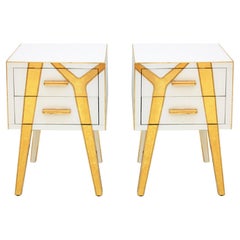 Pareja de mesillas de noche italianas contemporáneas de madera maciza y cristal de L.A. Studio A Pareja de mesillas de noche italianas contemporáneas de madera maciza y cristal de L.A. Studio A