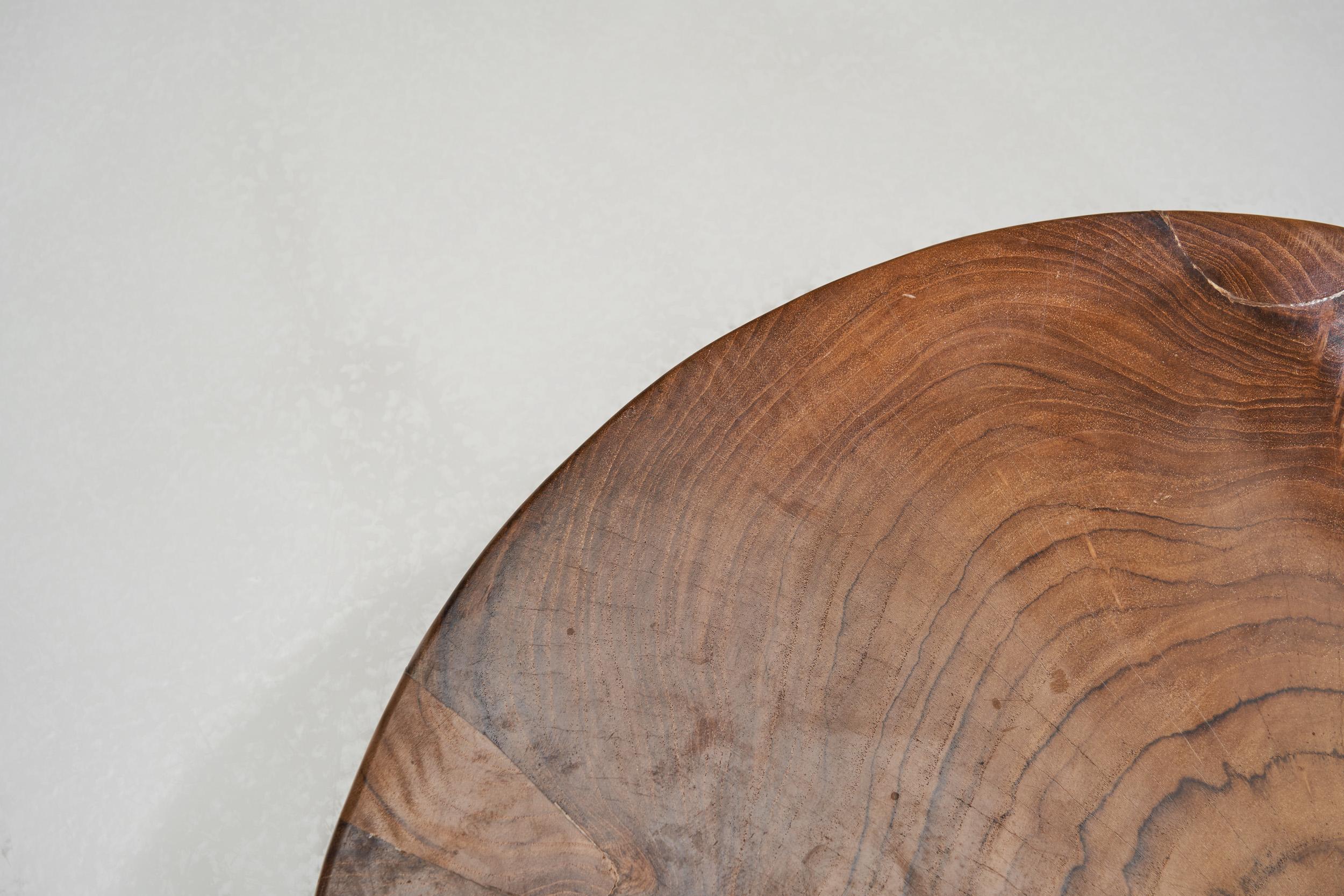 Chaises basses contemporaines en bois massif, Asie 21ème siècle en vente 1