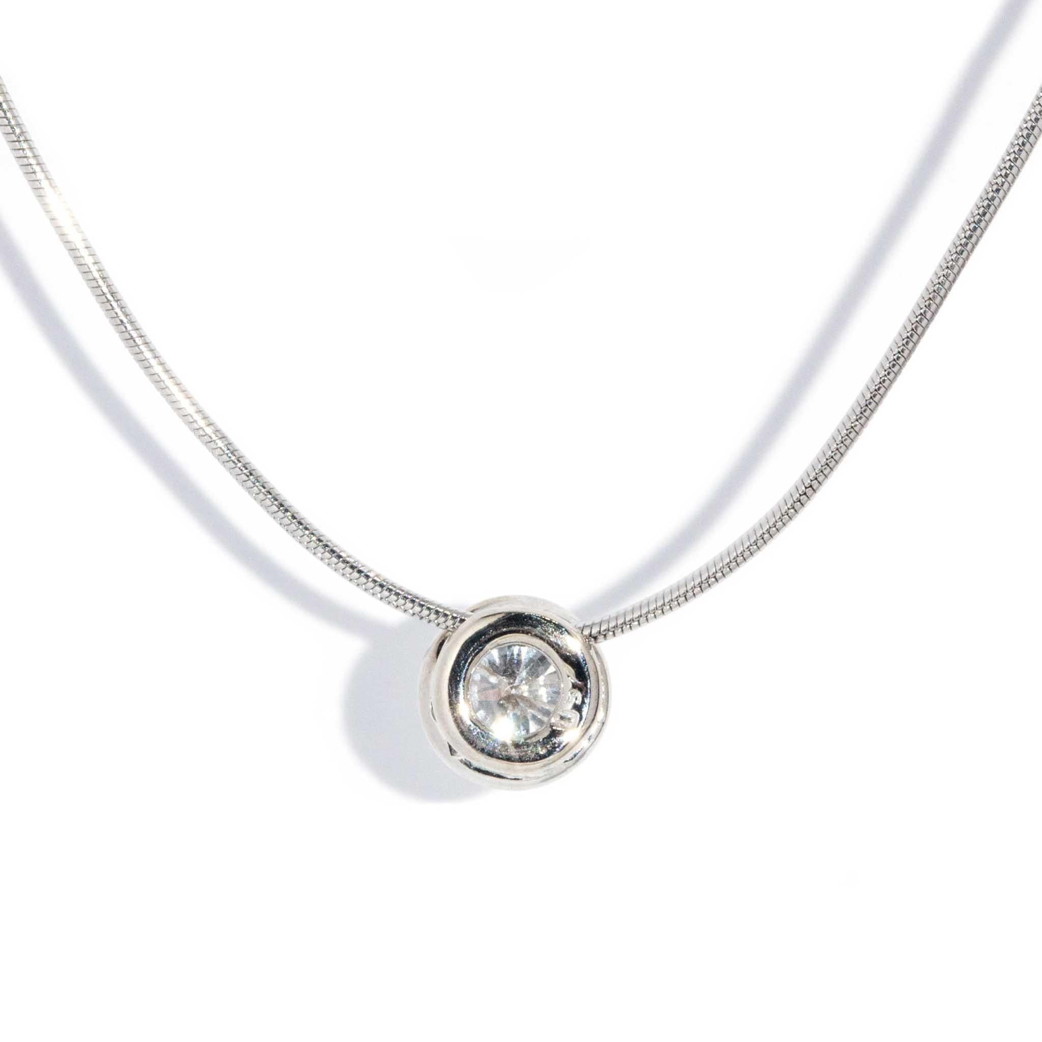 Brilliant Cut Contemporary Solitaire Brilliant Diamond Fine Necklet 18 Carat White Gold For Sale