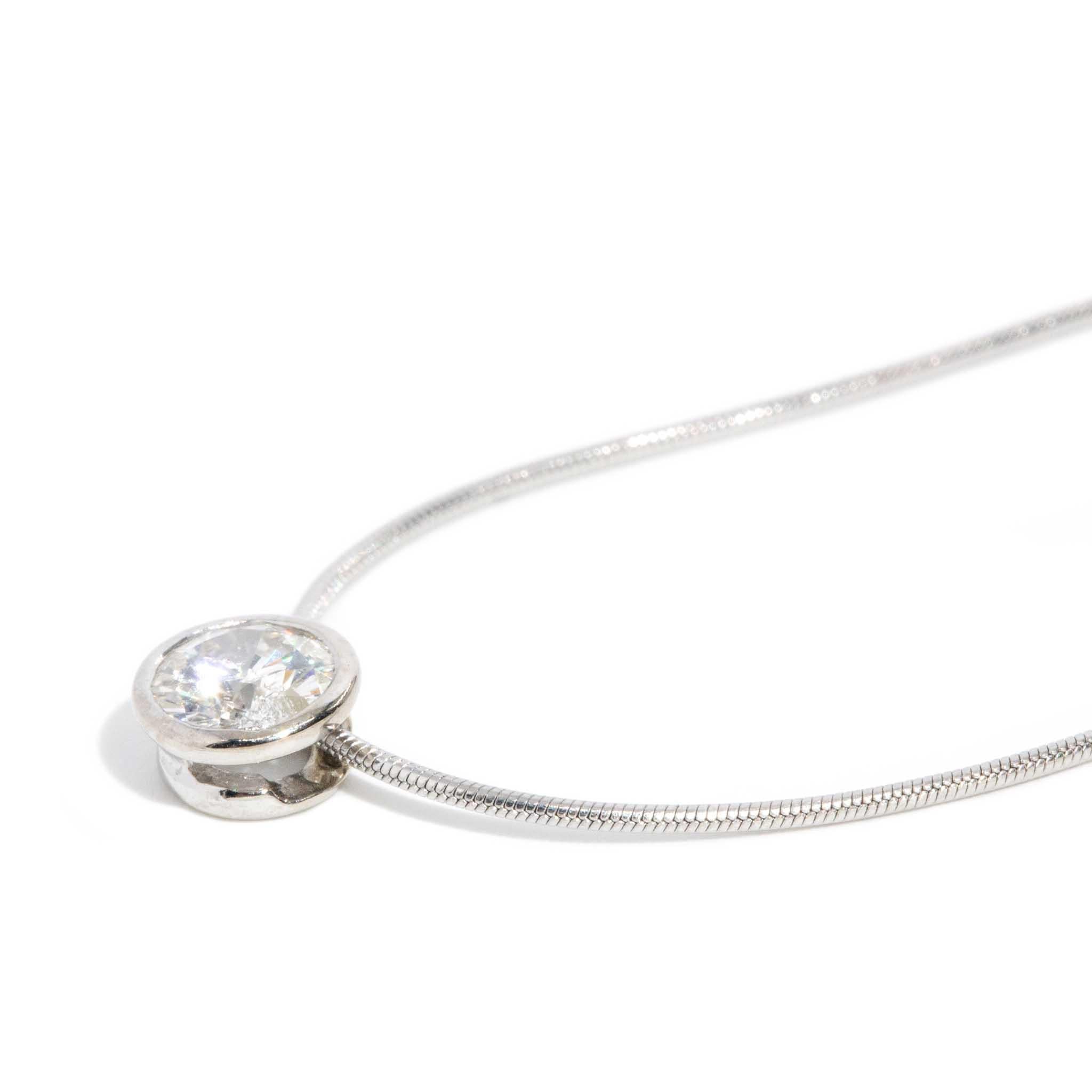 Contemporary Solitaire Brilliant Diamond Fine Necklet 18 Carat White Gold For Sale 2