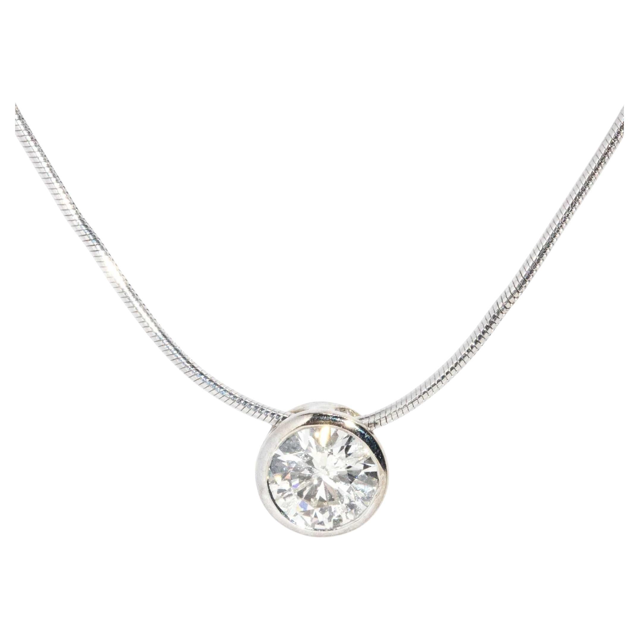 Contemporary Solitaire Brilliant Diamond Fine Necklet 18 Carat White Gold For Sale