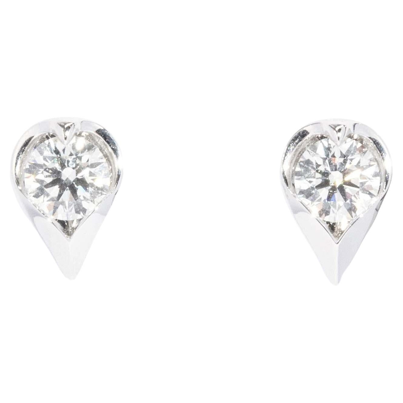 Borchie a cuore con diamante solitario contemporanee in oro bianco 18 carati in vendita