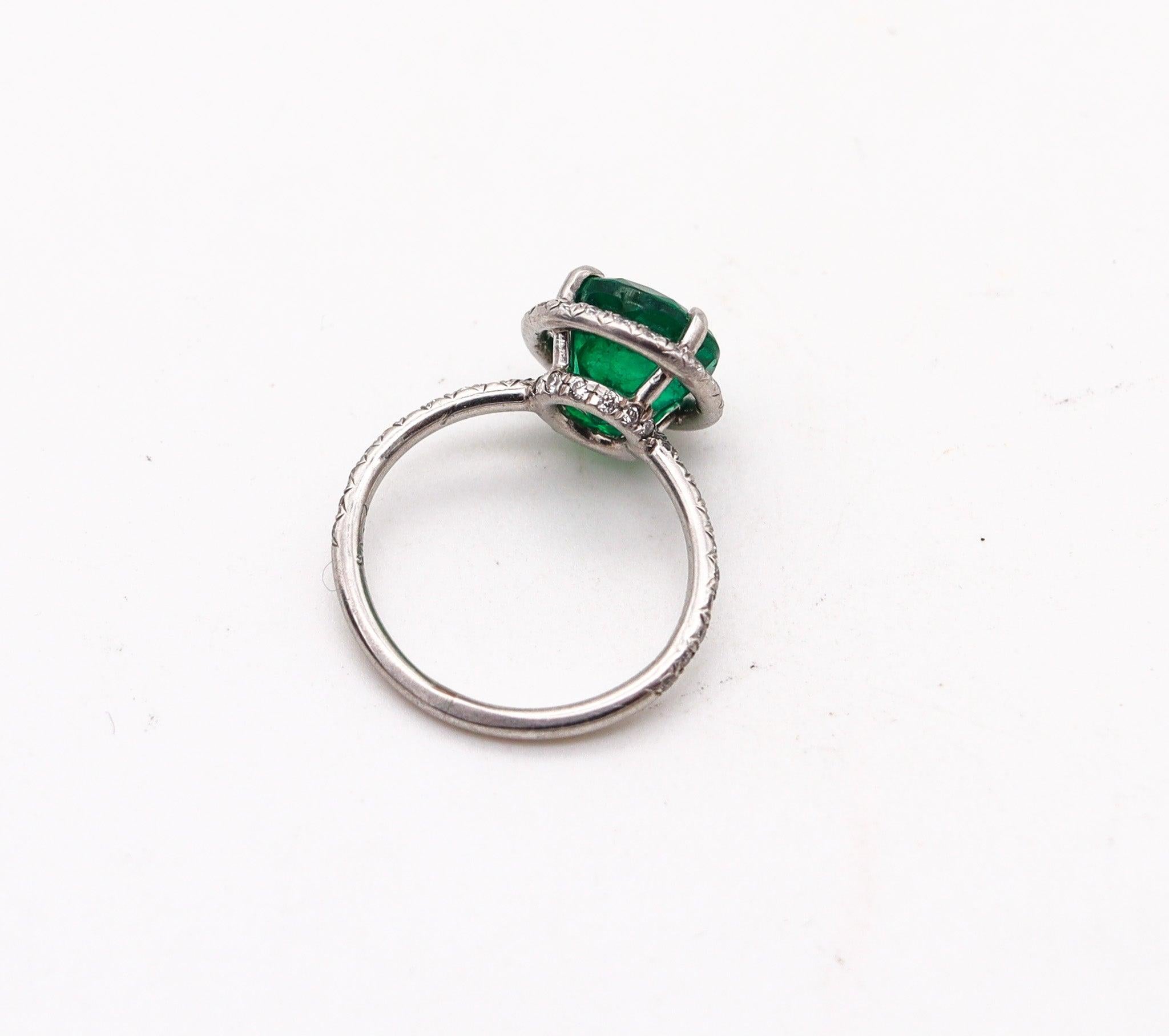 De las mujeres CONTEMPORÁNEO Anillo Solitario En Platino Con 2,57 Quilates De Esmeralda Y Diamantes en venta