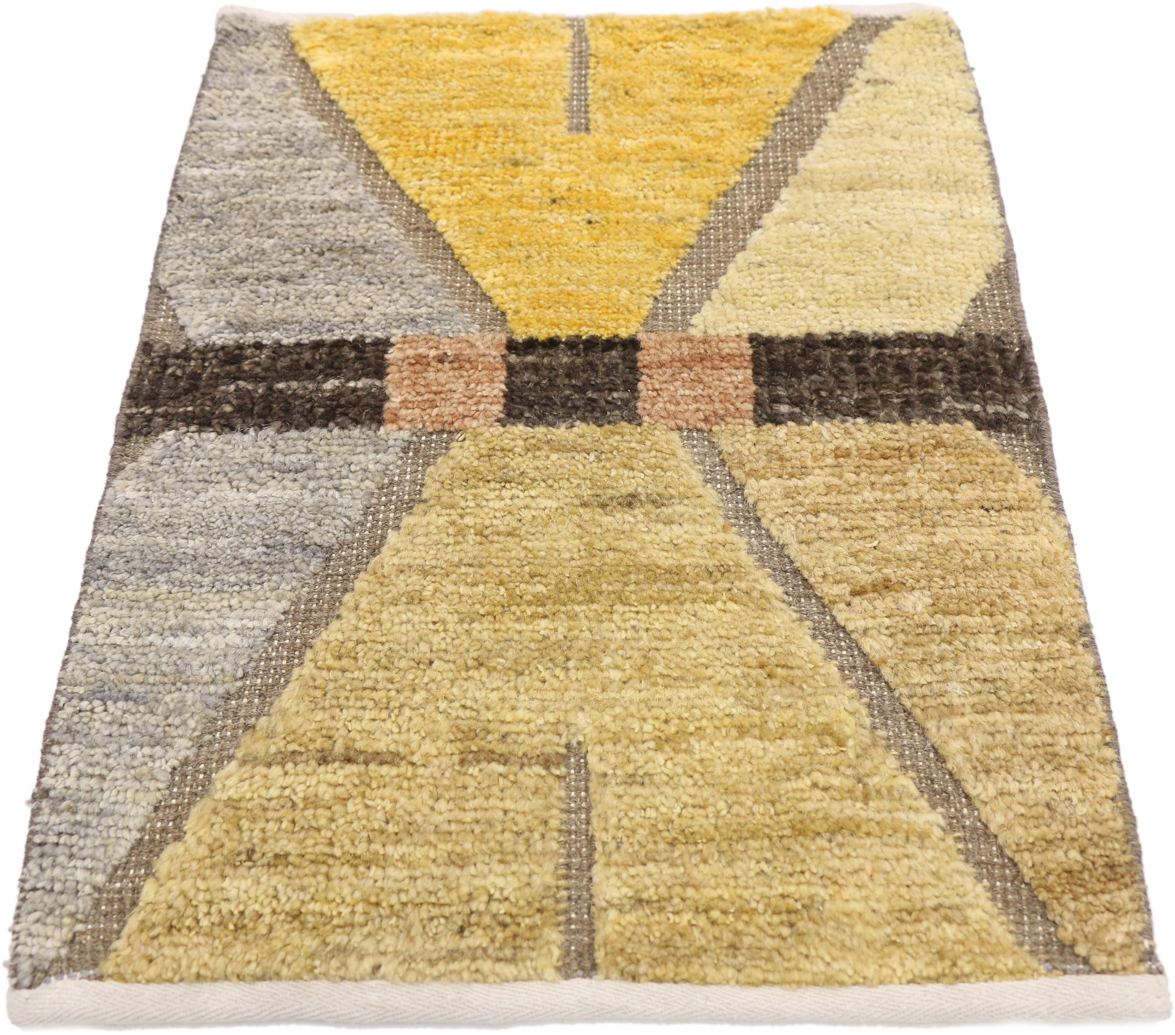 Modern Contemporary Souf Moroccan High-Low Wagireh Rug For Sale